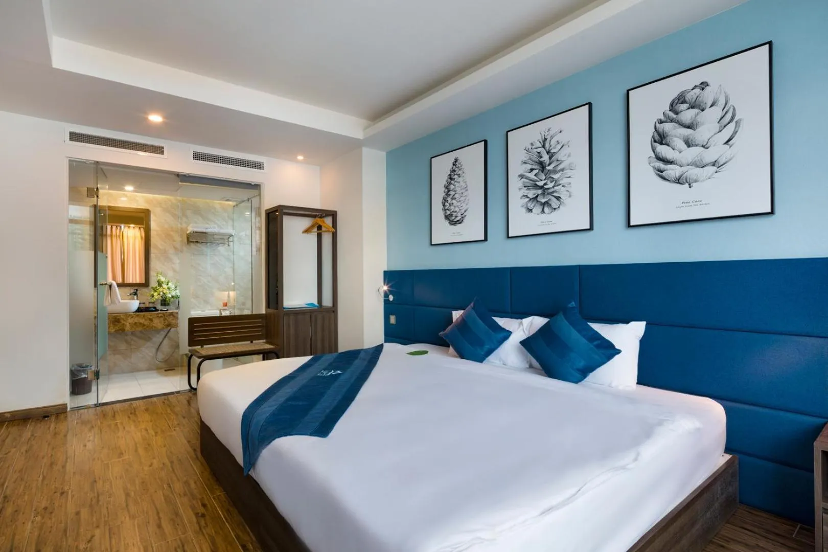 Bedroom, Bed in Aaron Hotel