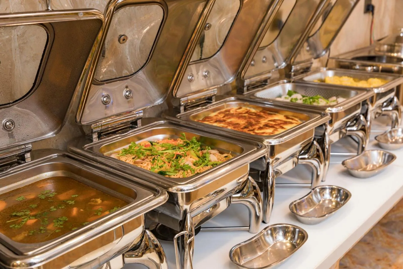 Restaurant/places to eat in Aaron Hotel