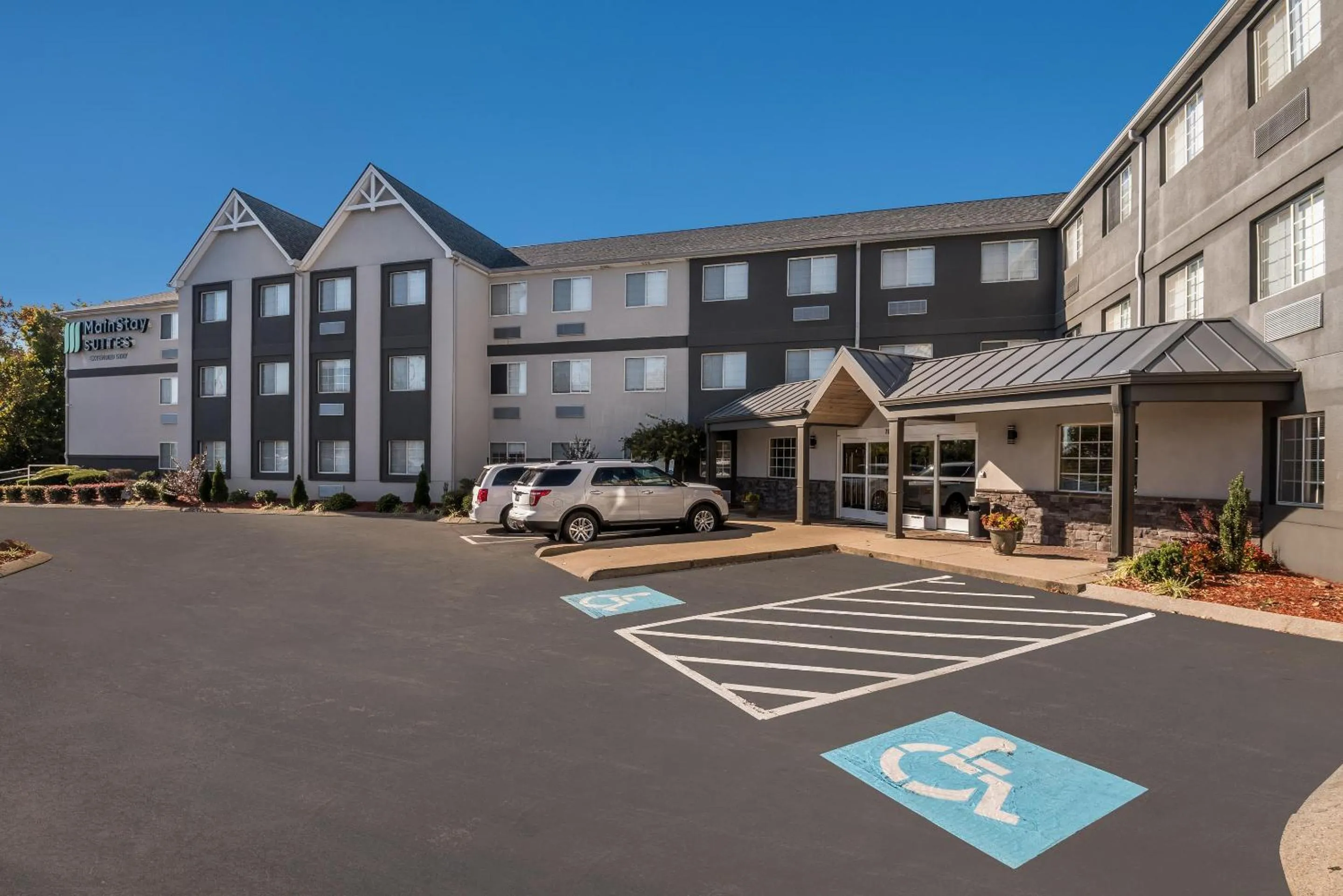 Property building in MainStay Suites Chattanooga Hamilton Place