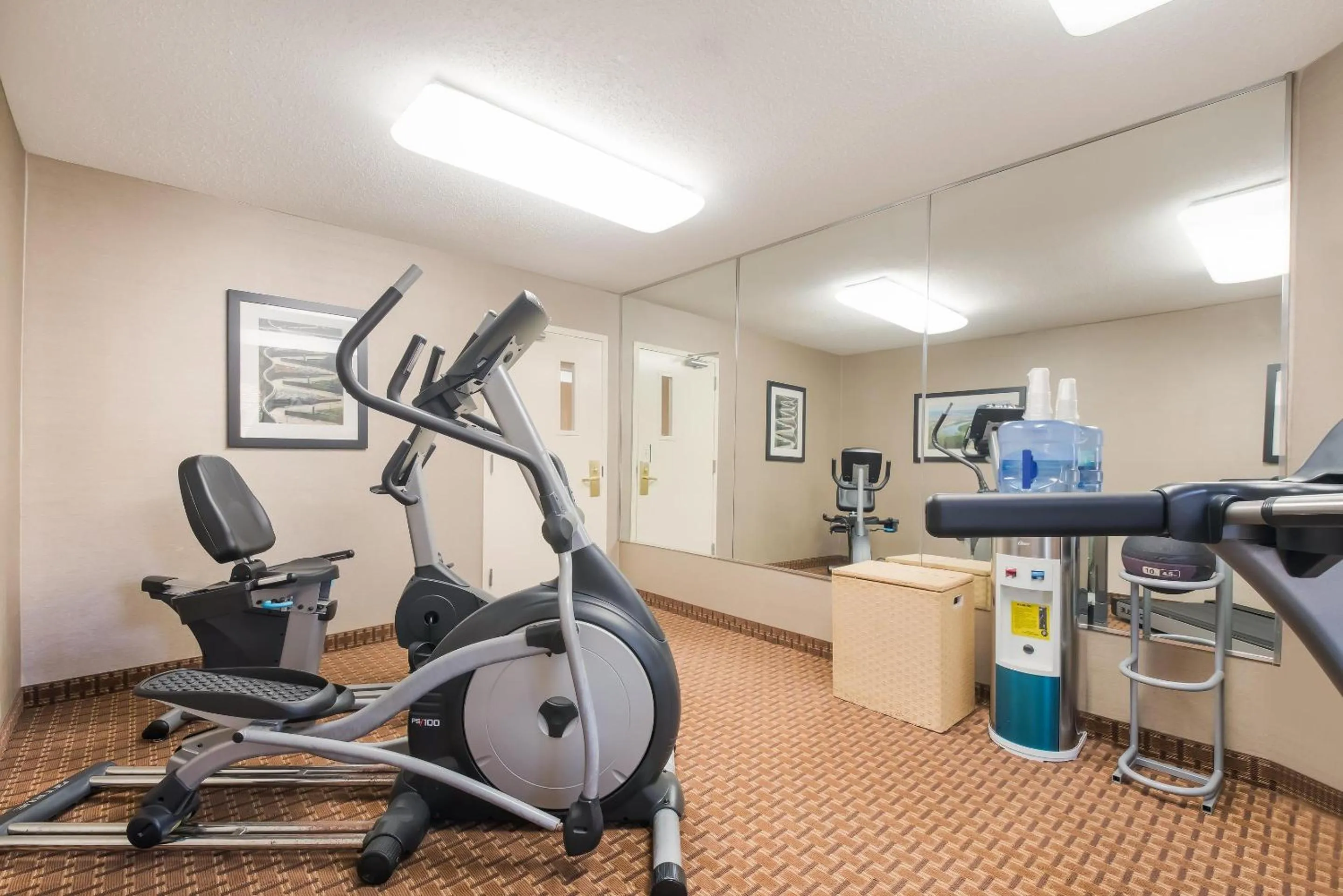 Fitness centre/facilities in MainStay Suites Chattanooga Hamilton Place