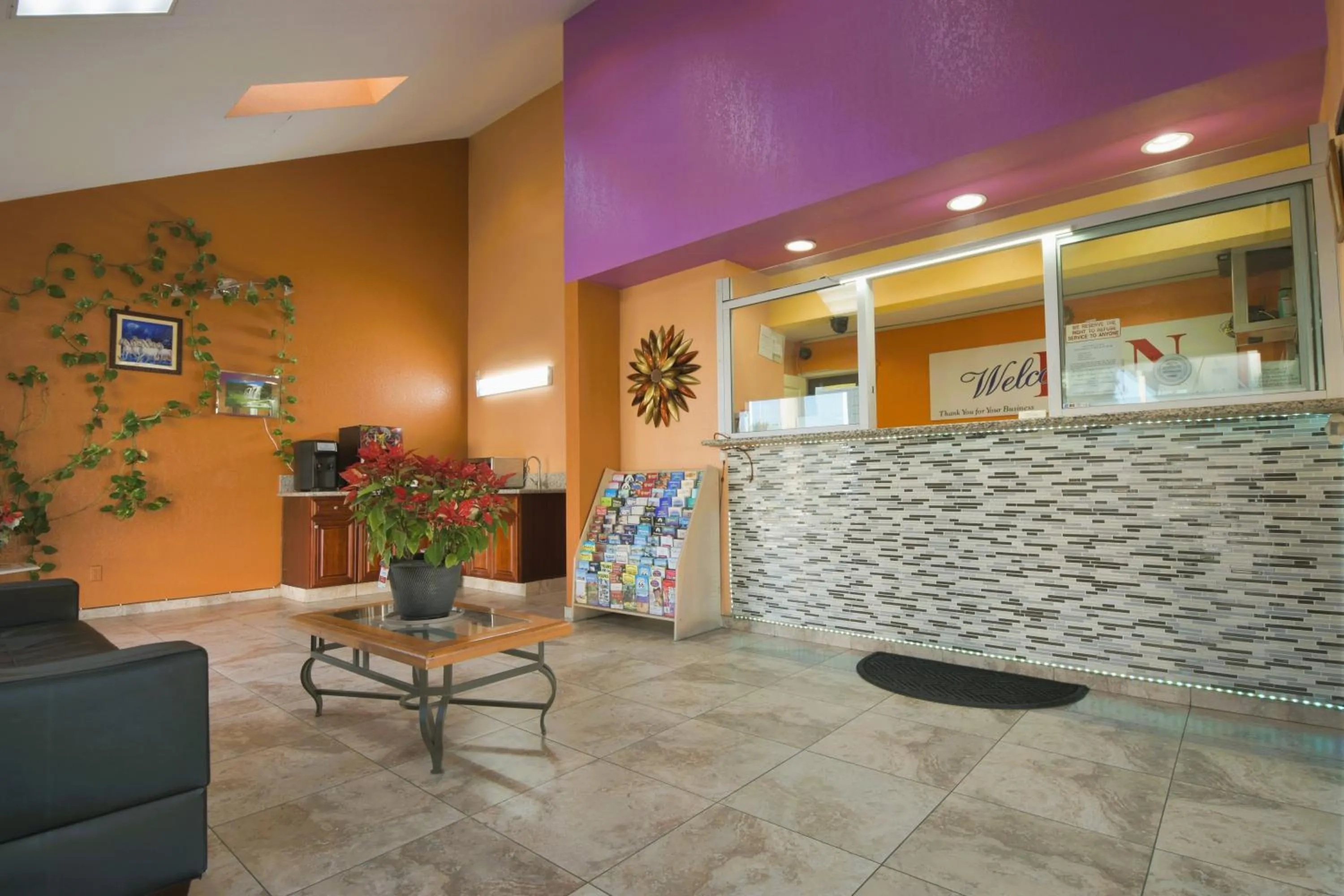 Lobby or reception in Welcome Inn Corona