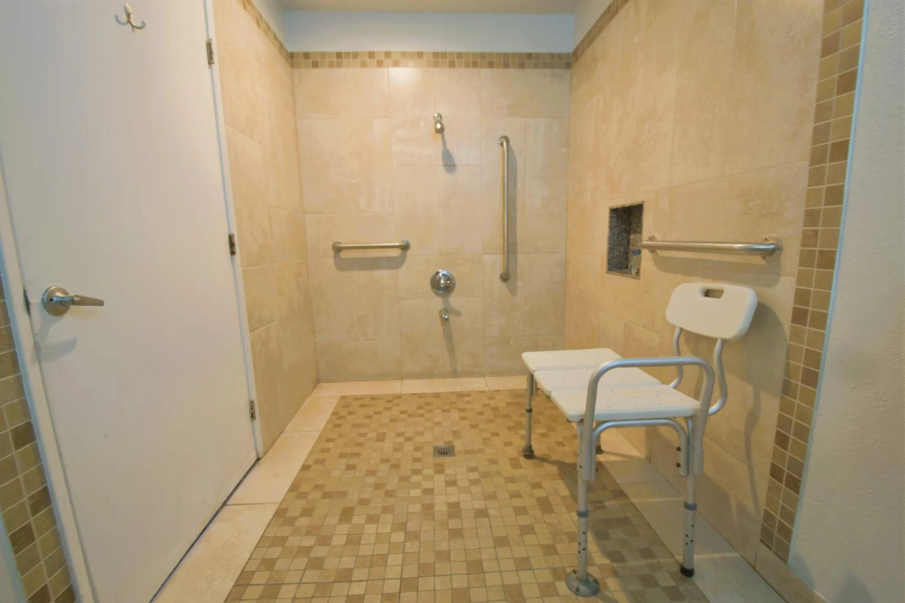 Shower in Welcome Inn Corona