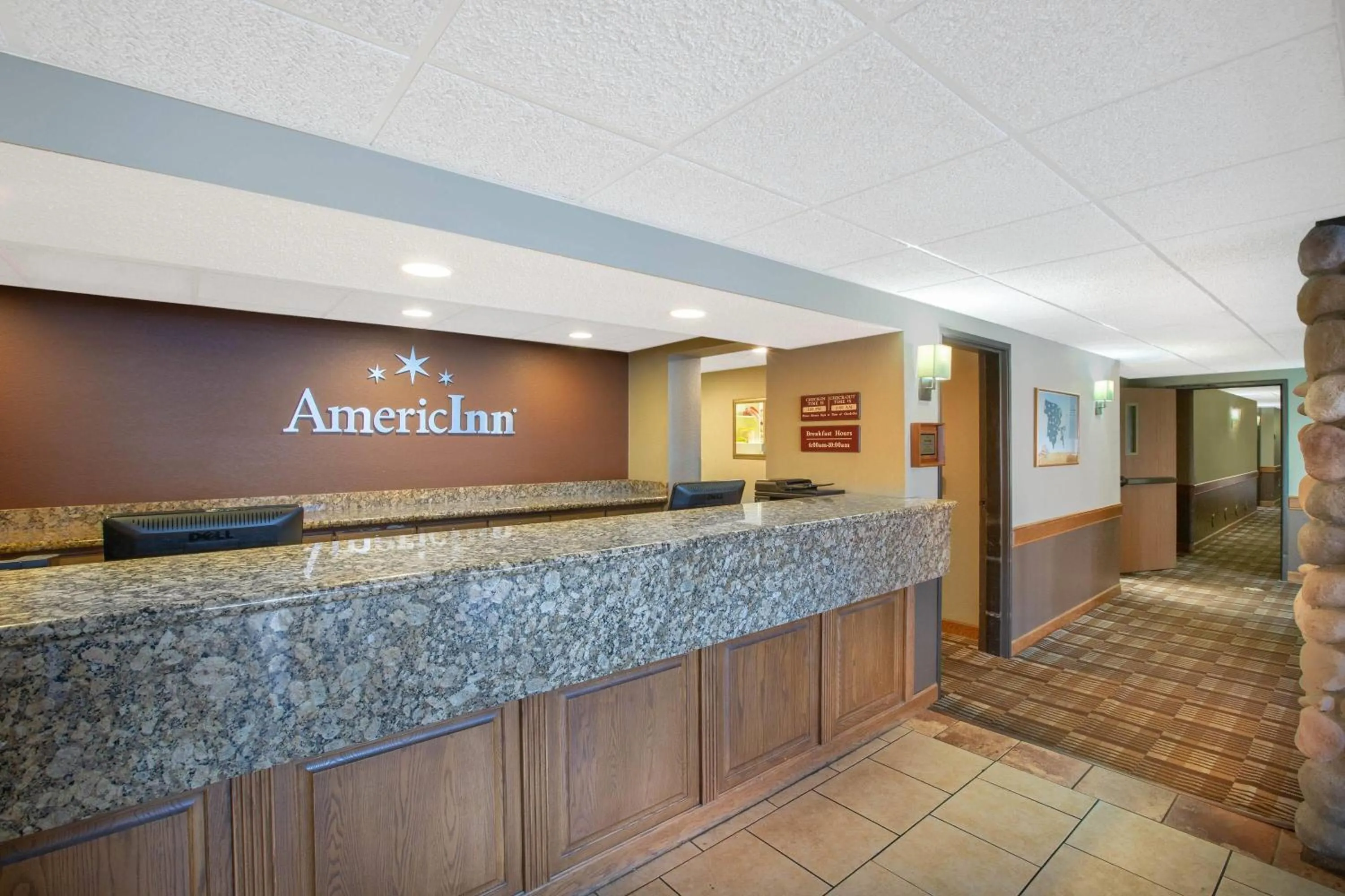 Lobby or reception in AmericInn by Wyndham Lincoln North