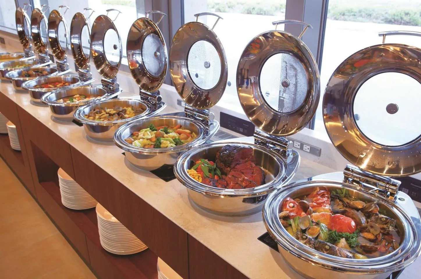 Restaurant/places to eat in GRAND NIKKO AWAJI