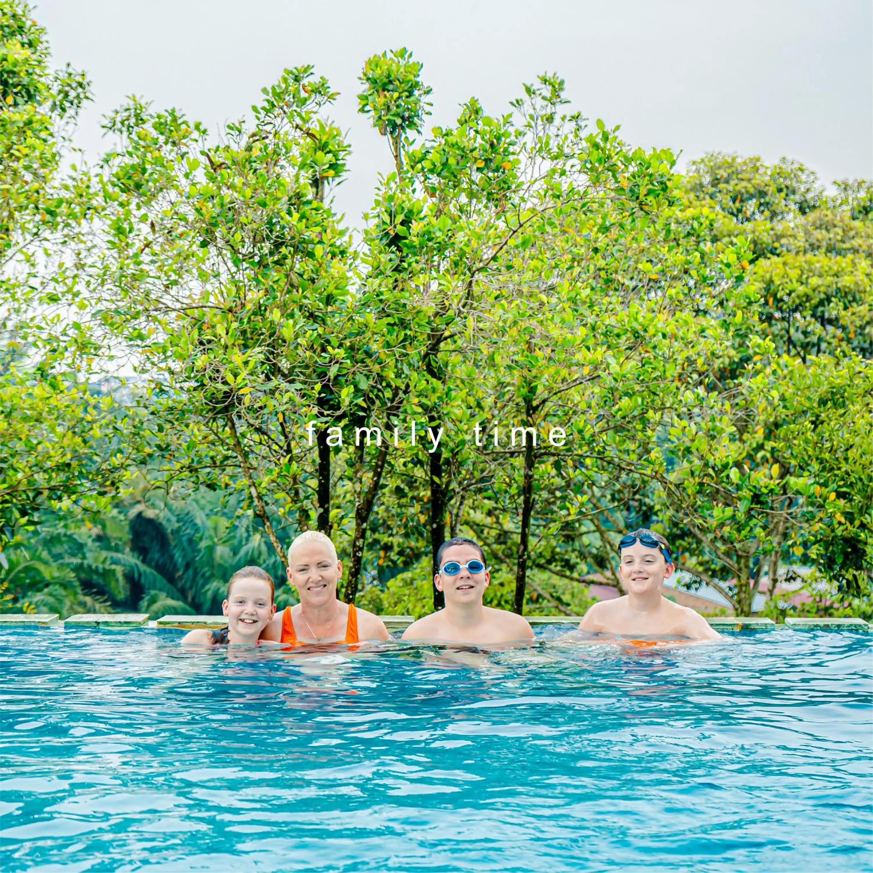 People in Hotel Deli River and Restaurant Omlandia