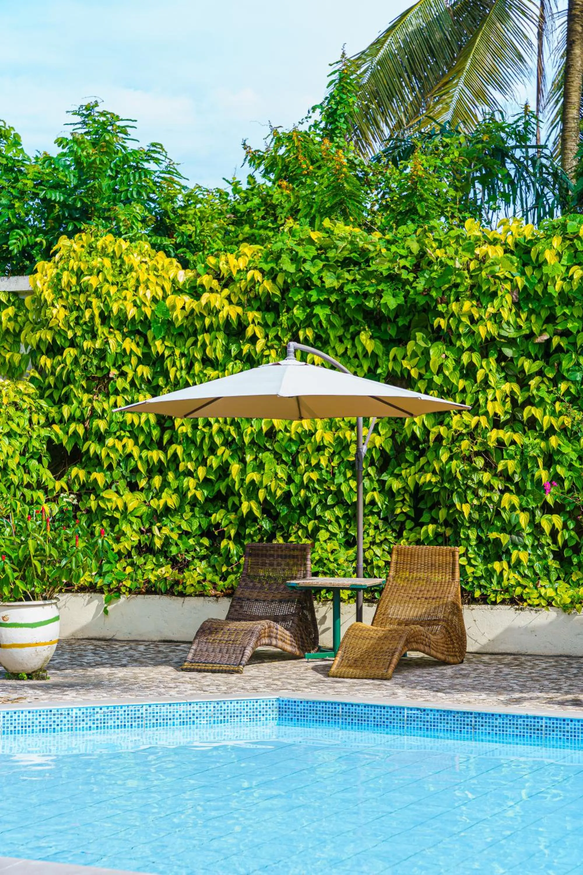 Swimming pool in Hotel Deli River and Restaurant Omlandia