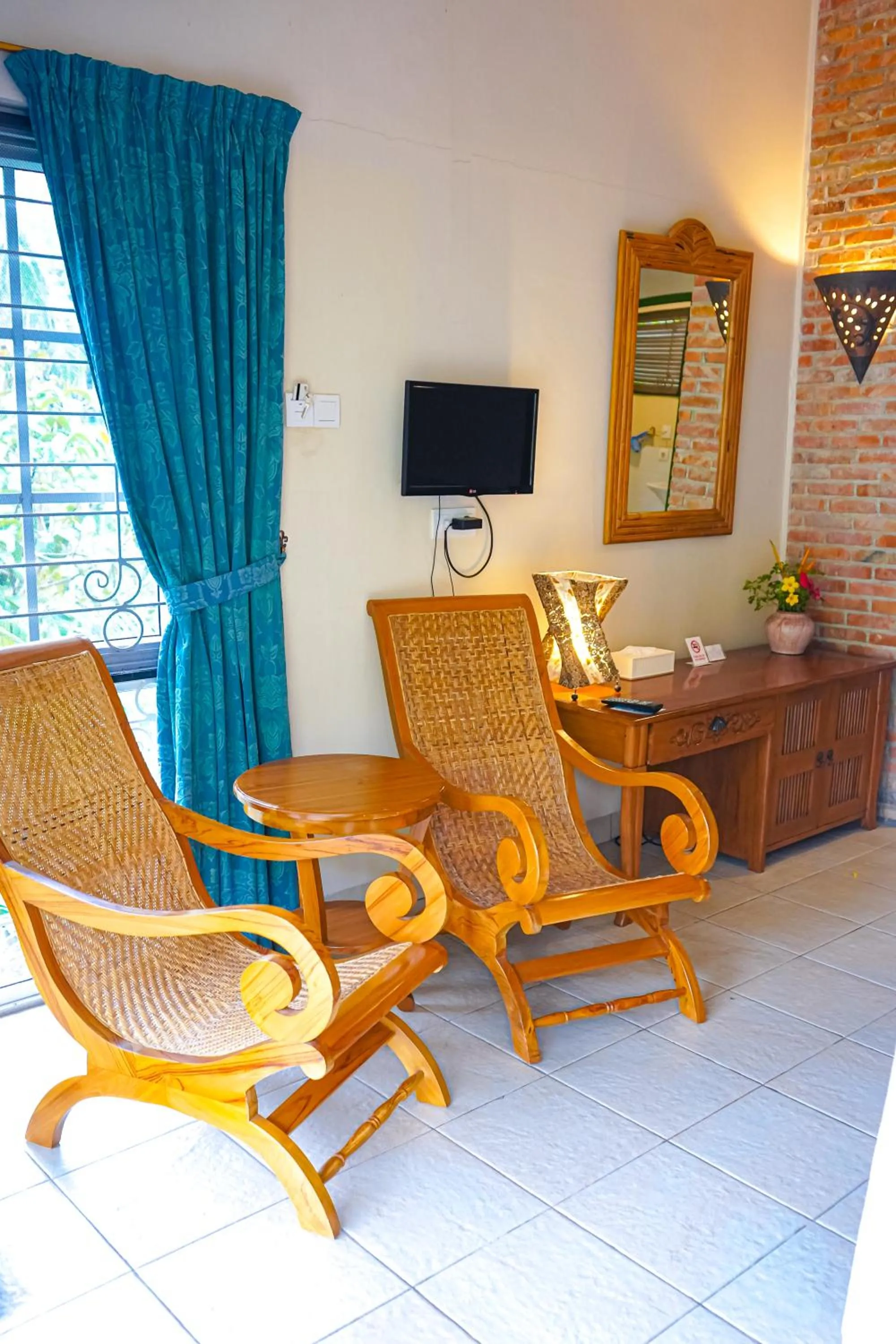 Seating area in Hotel Deli River and Restaurant Omlandia