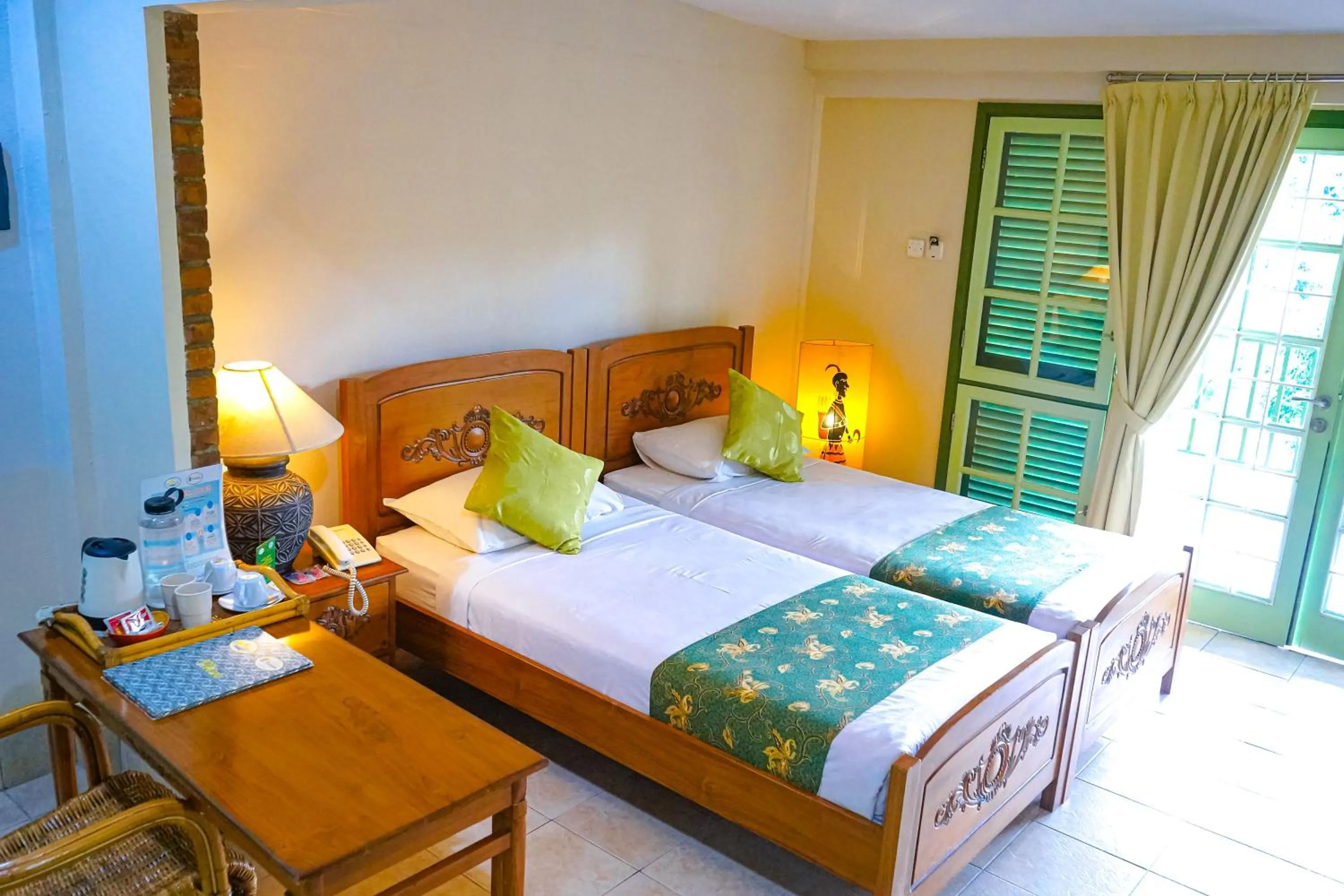 Coffee/tea facilities, Bed in Hotel Deli River and Restaurant Omlandia