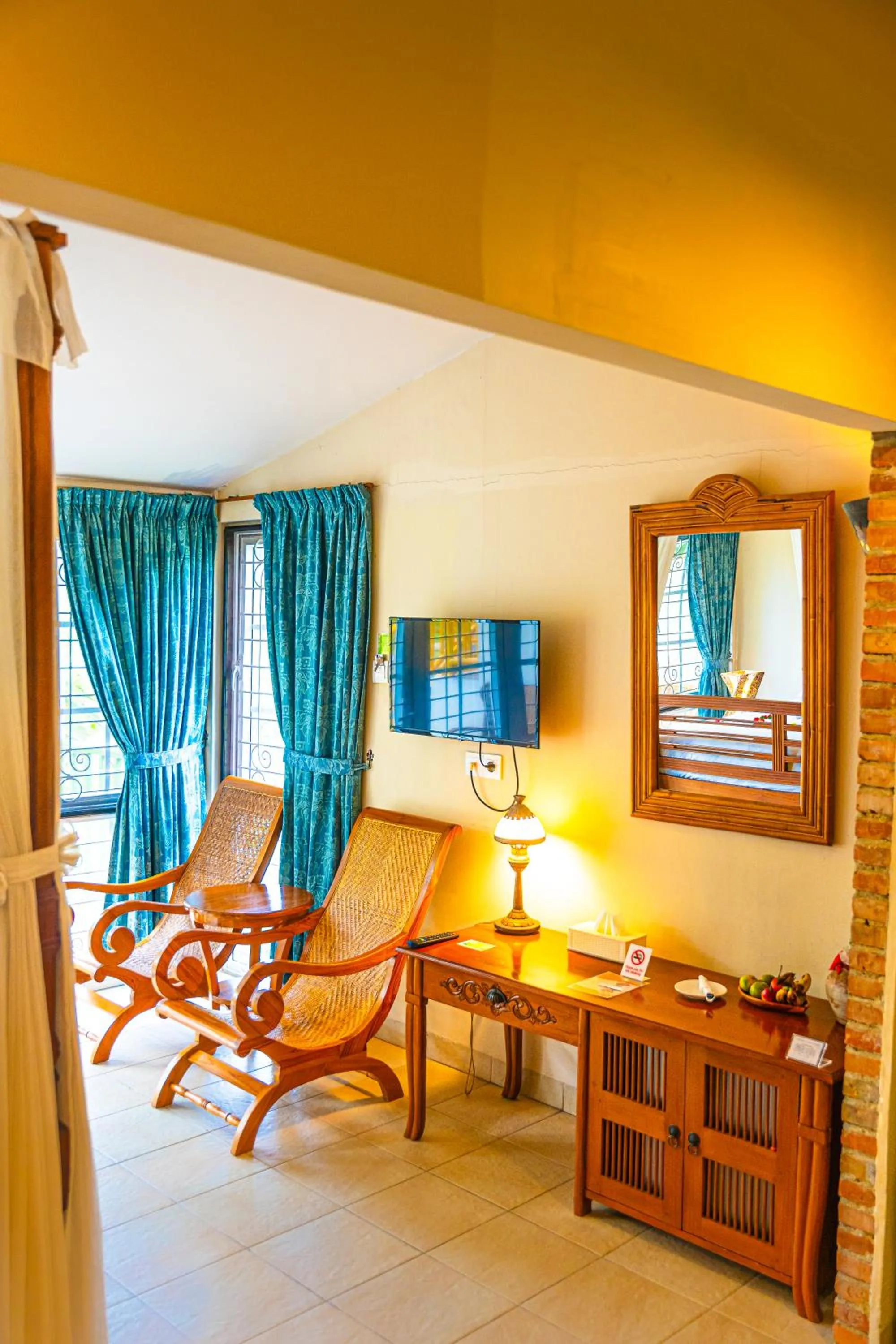 Seating area in Hotel Deli River and Restaurant Omlandia