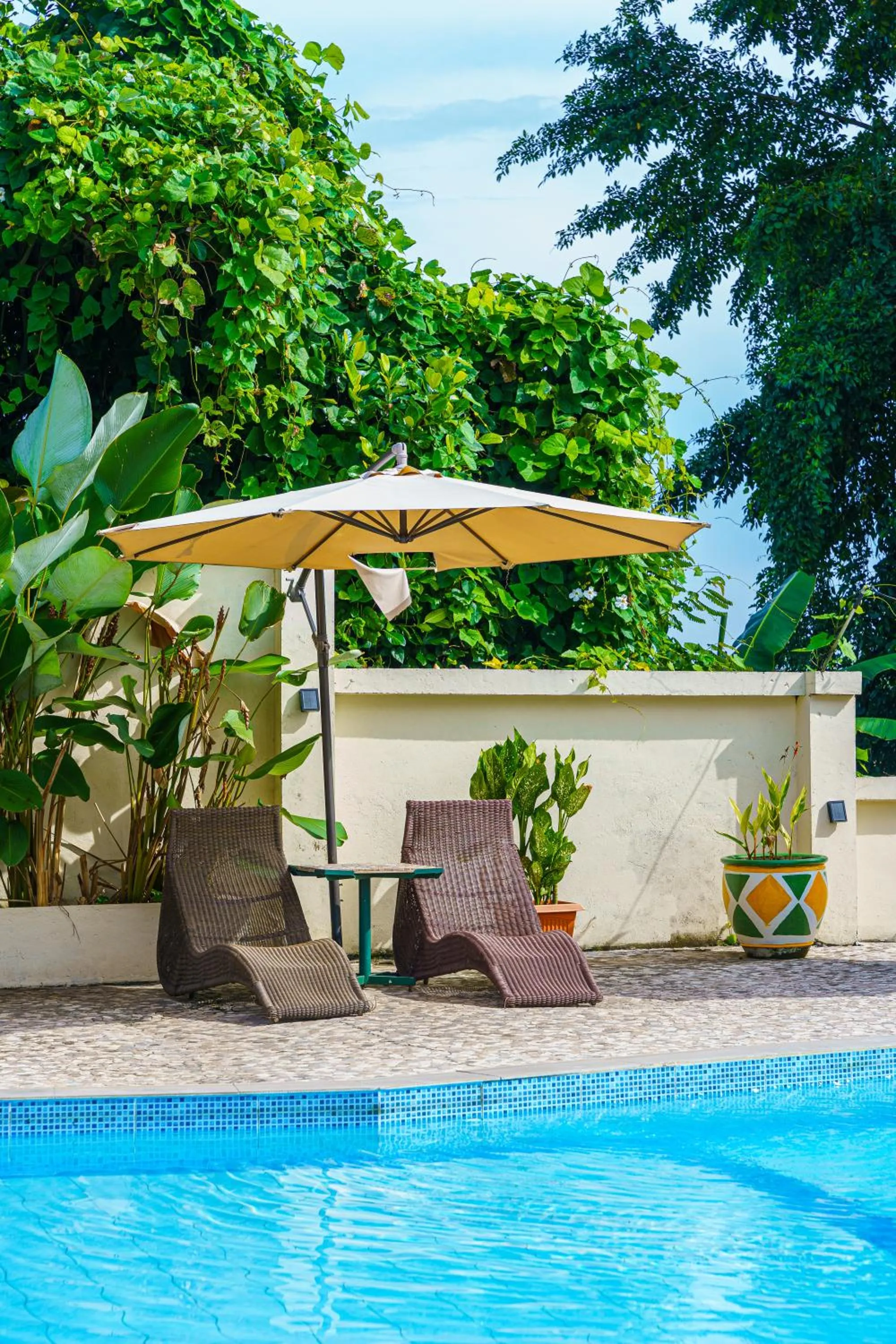 Swimming pool in Hotel Deli River and Restaurant Omlandia