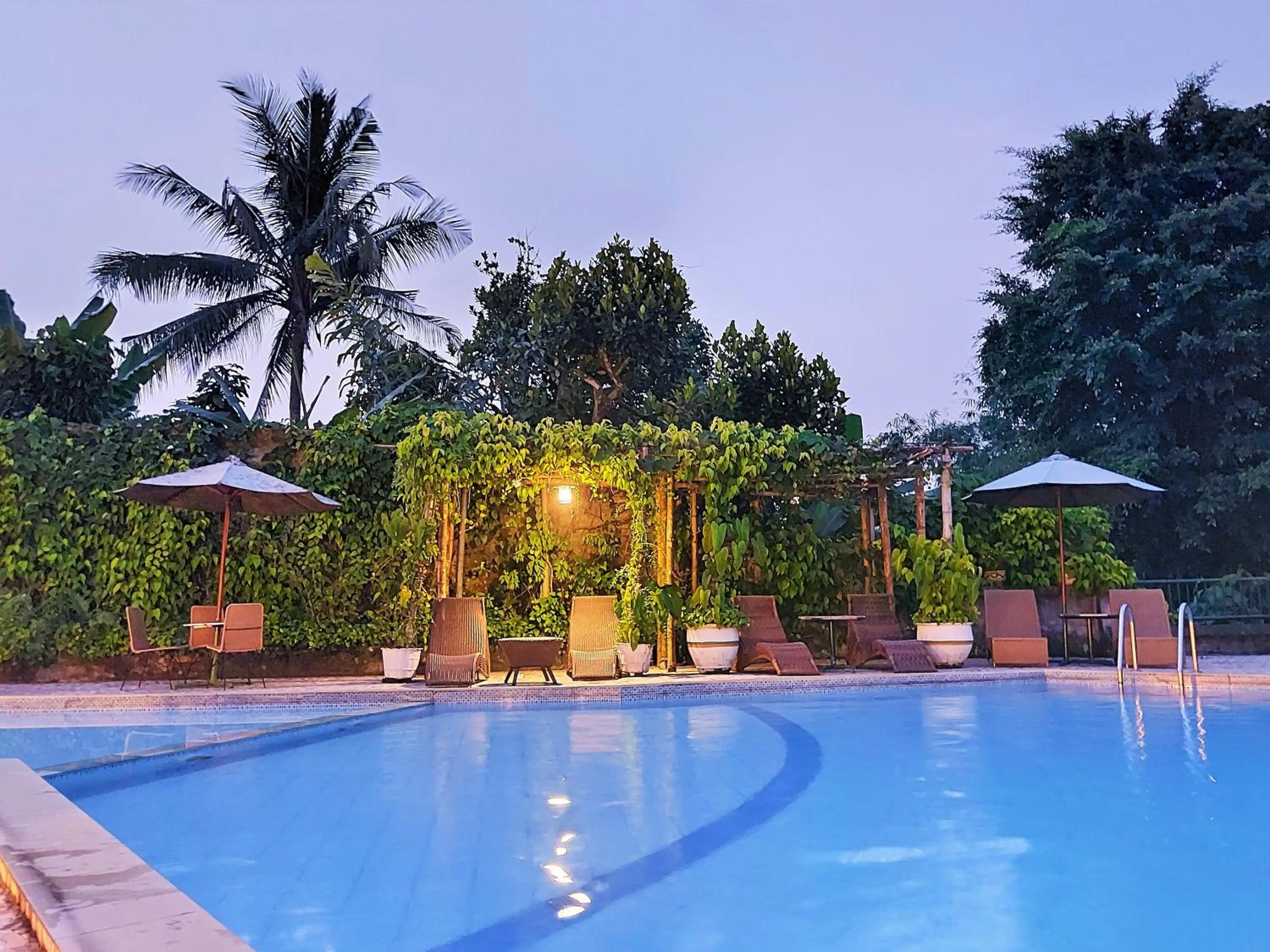 Swimming pool in Hotel Deli River and Restaurant Omlandia