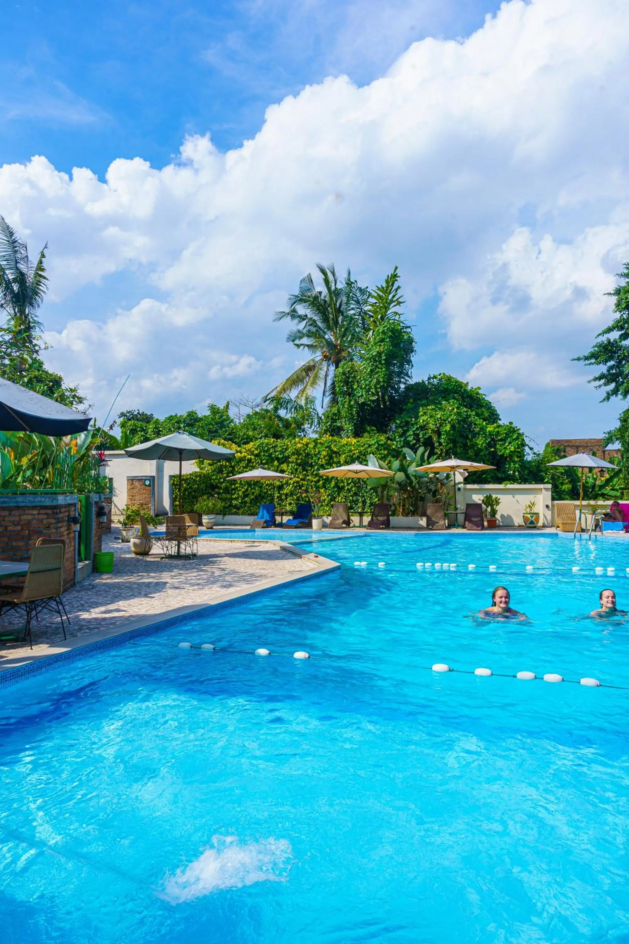 Swimming pool in Hotel Deli River and Restaurant Omlandia