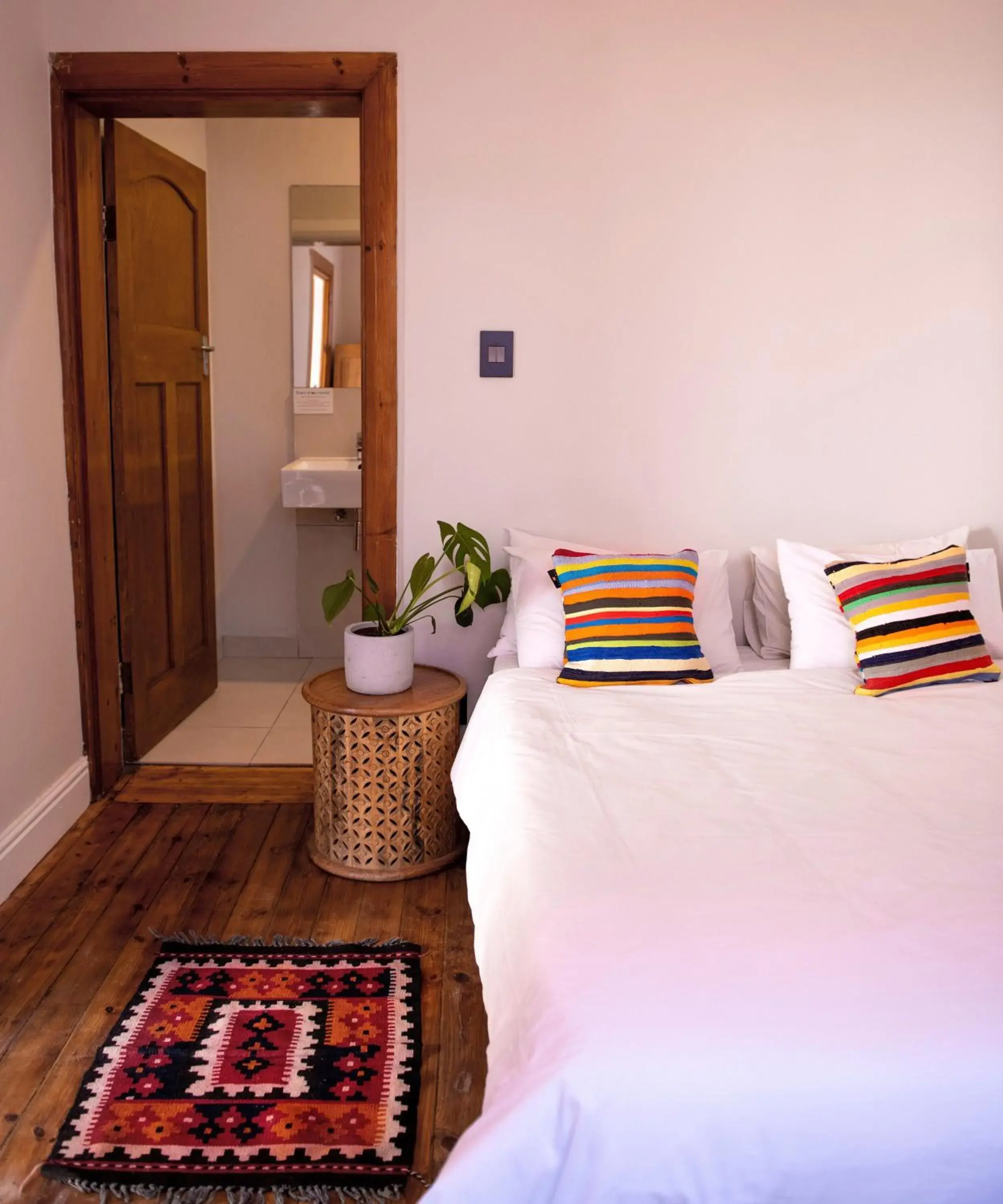 Standard Double Ensuite in Villa Viva Cape Town Standard Double Ensuite in Villa Viva Cape Town