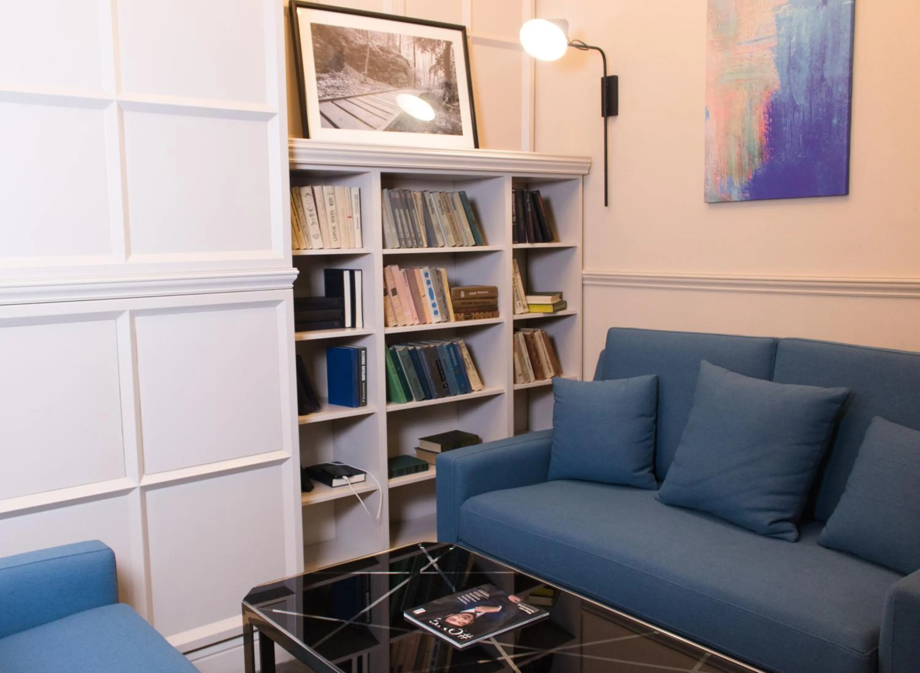 Library in Madison Ave Hotel Bishkek