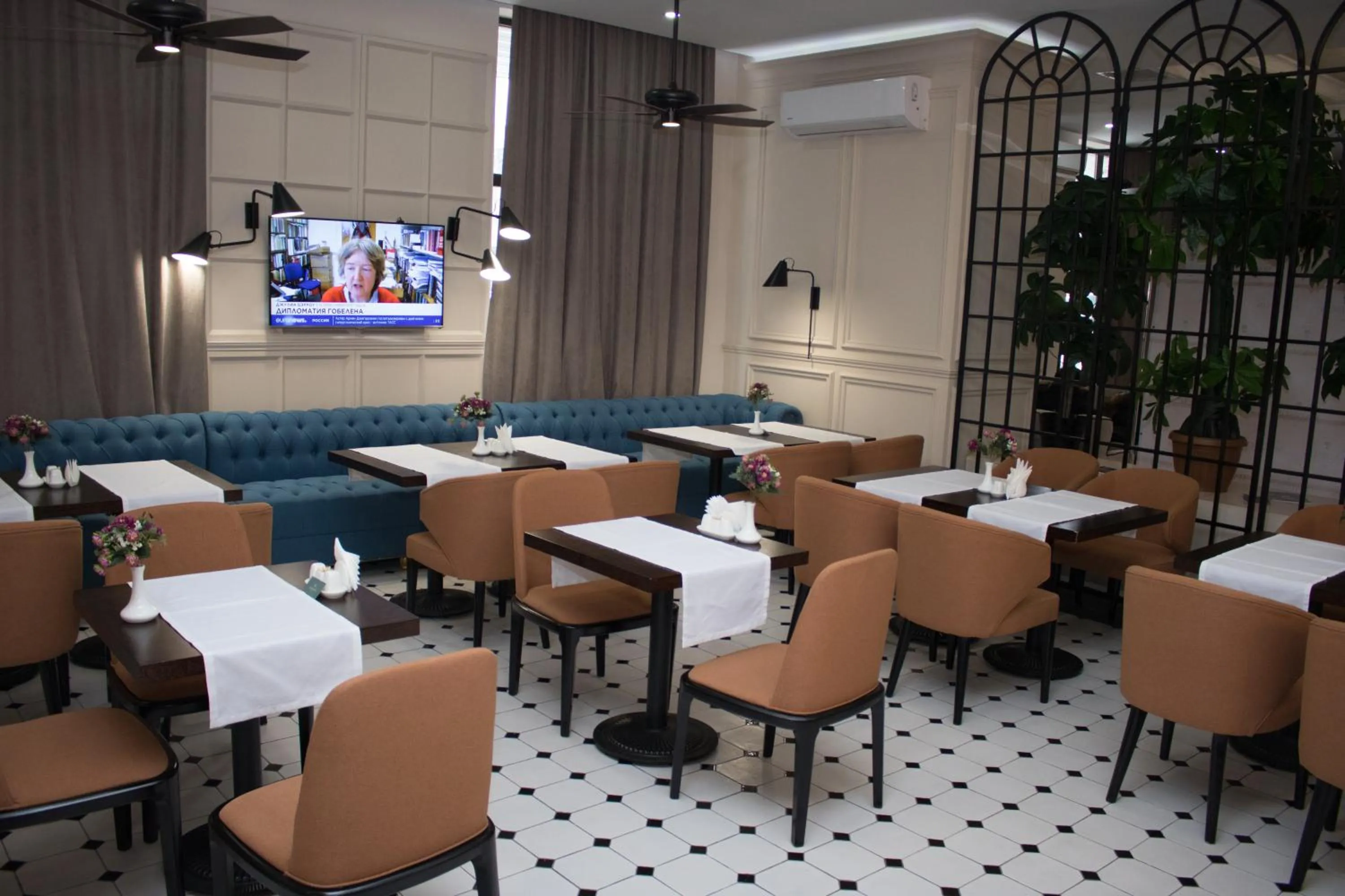 Restaurant/places to eat in Madison Ave Hotel Bishkek