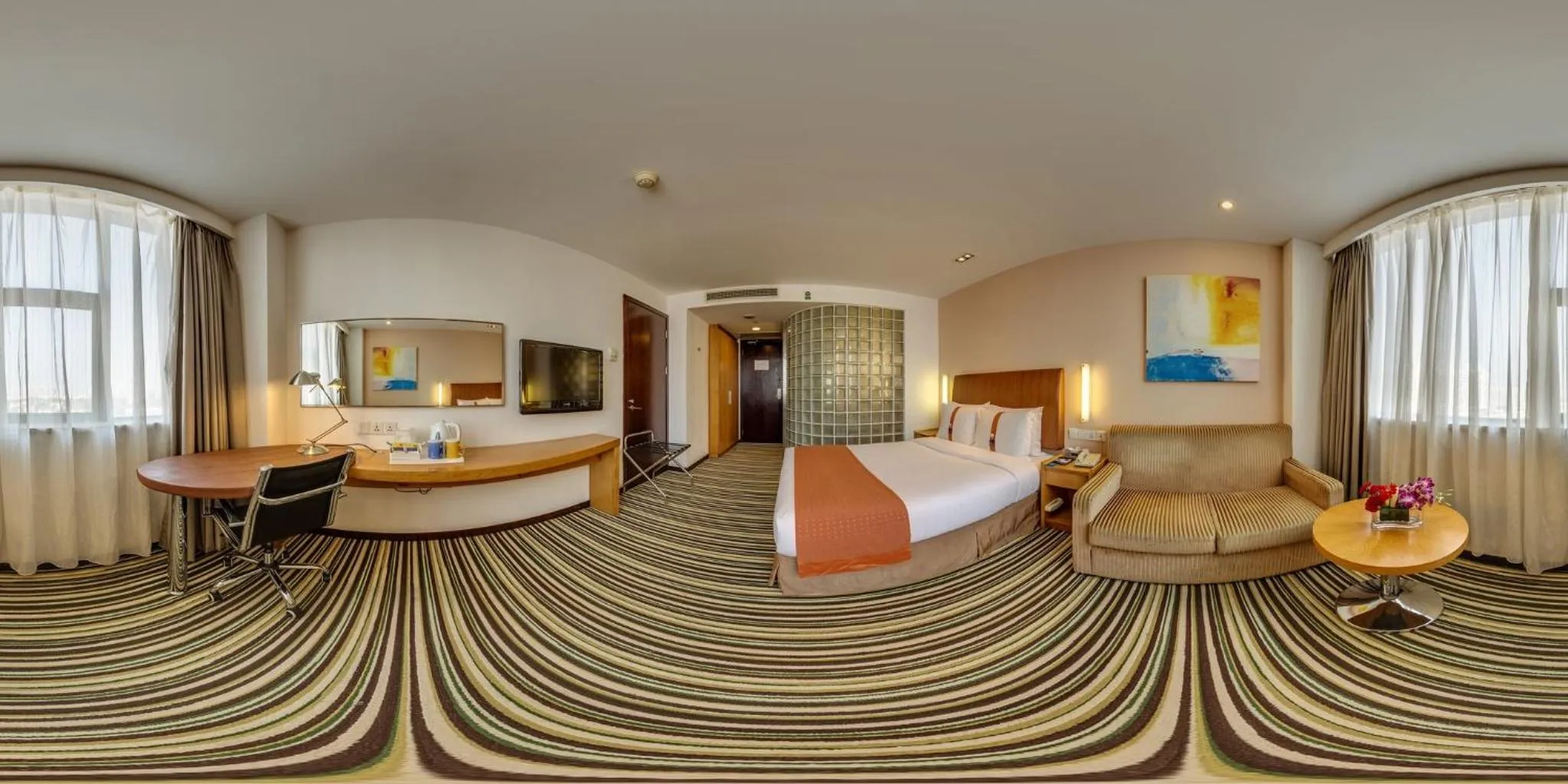 Photo of the whole room, Bed in Holiday Inn Express Shanghai Jinqiao Central by IHG
