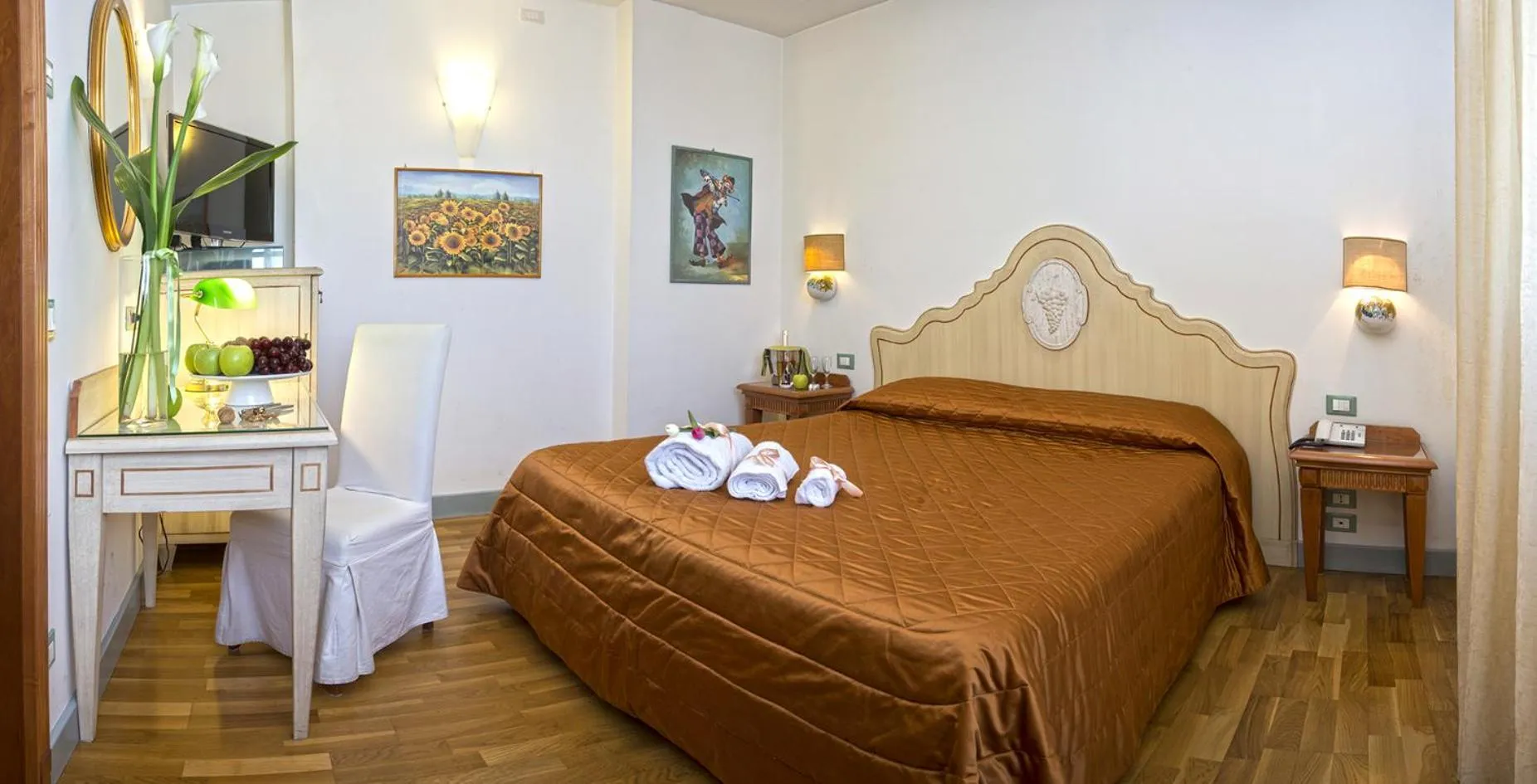 Bed in Boutique Hotel al Grappolo d'Oro