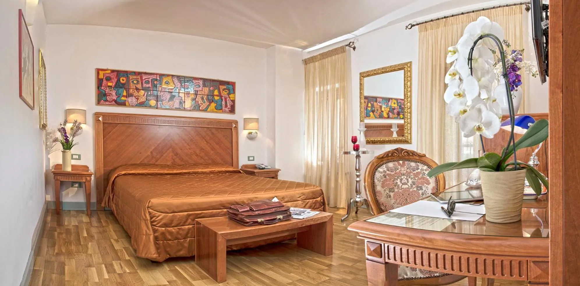 Bed in Boutique Hotel al Grappolo d'Oro