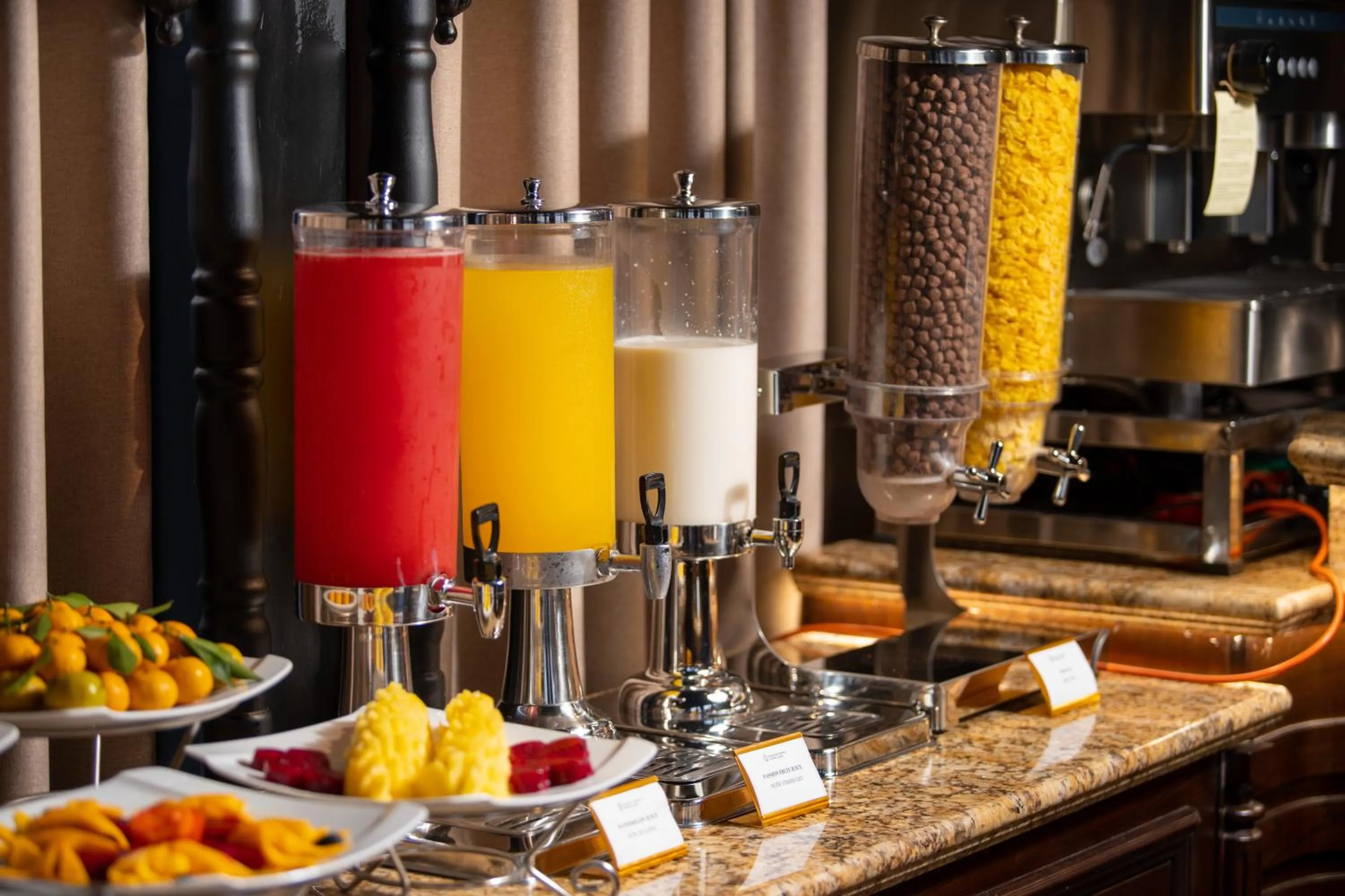 Restaurant/places to eat in Hanoi Paon Hotel Spa & Sky Bar