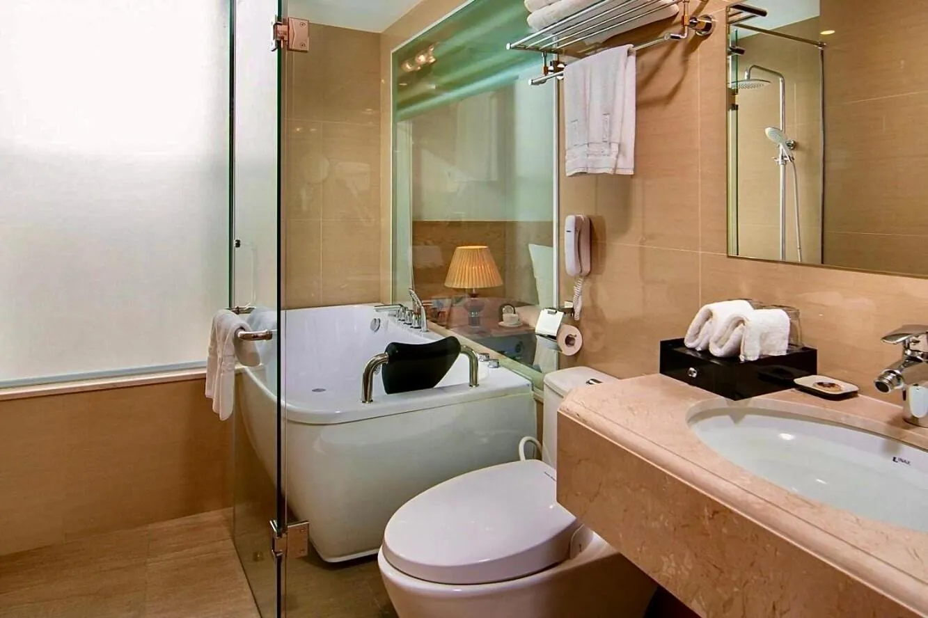Bathroom in Hanoi Paon Hotel Spa & Sky Bar
