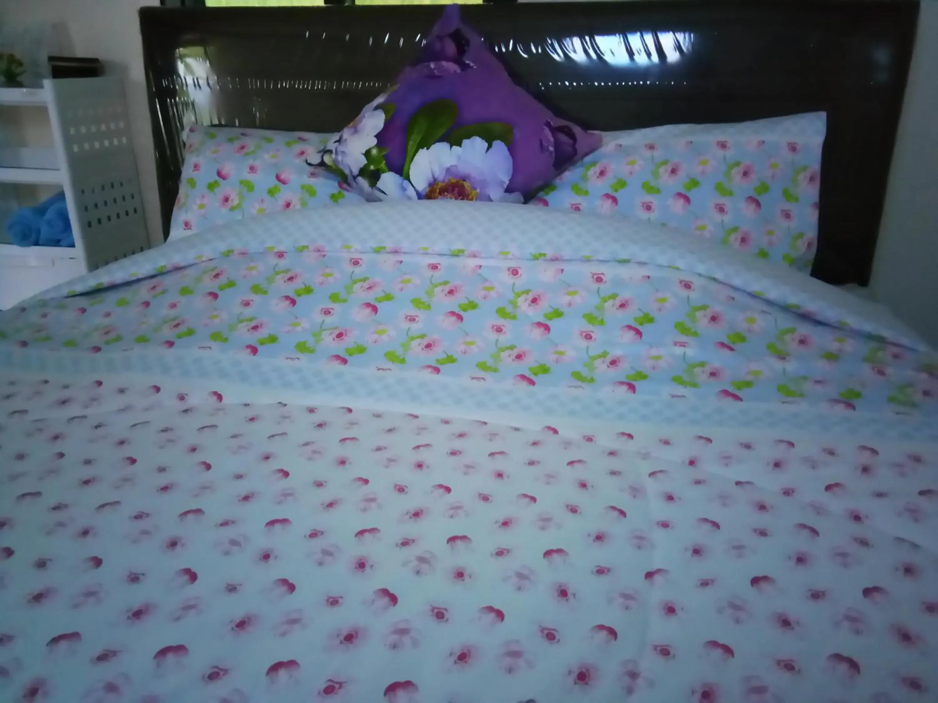 Bed in 4 seasons mini house