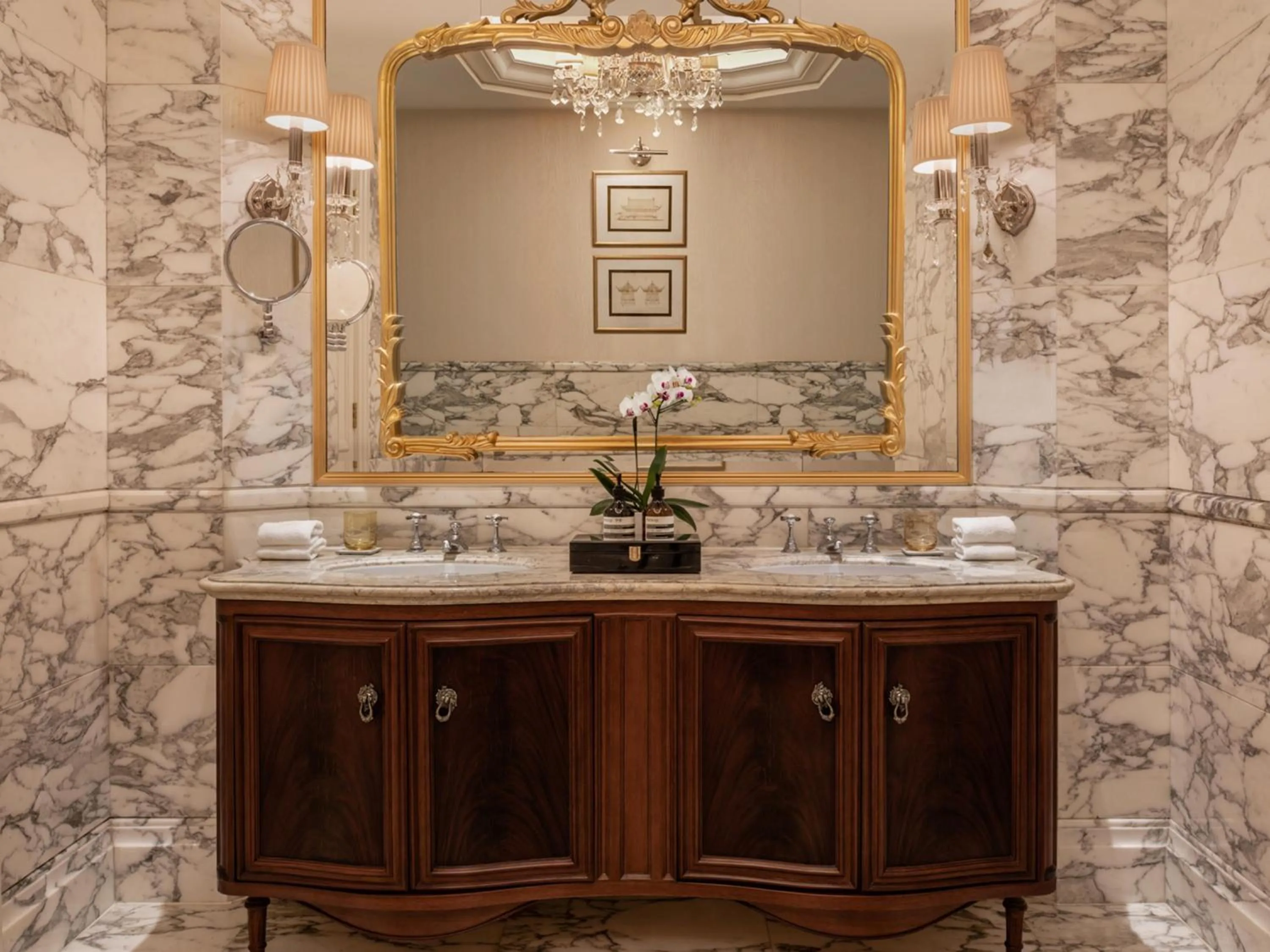 Bathroom in Waldorf Astoria Shanghai on the Bund