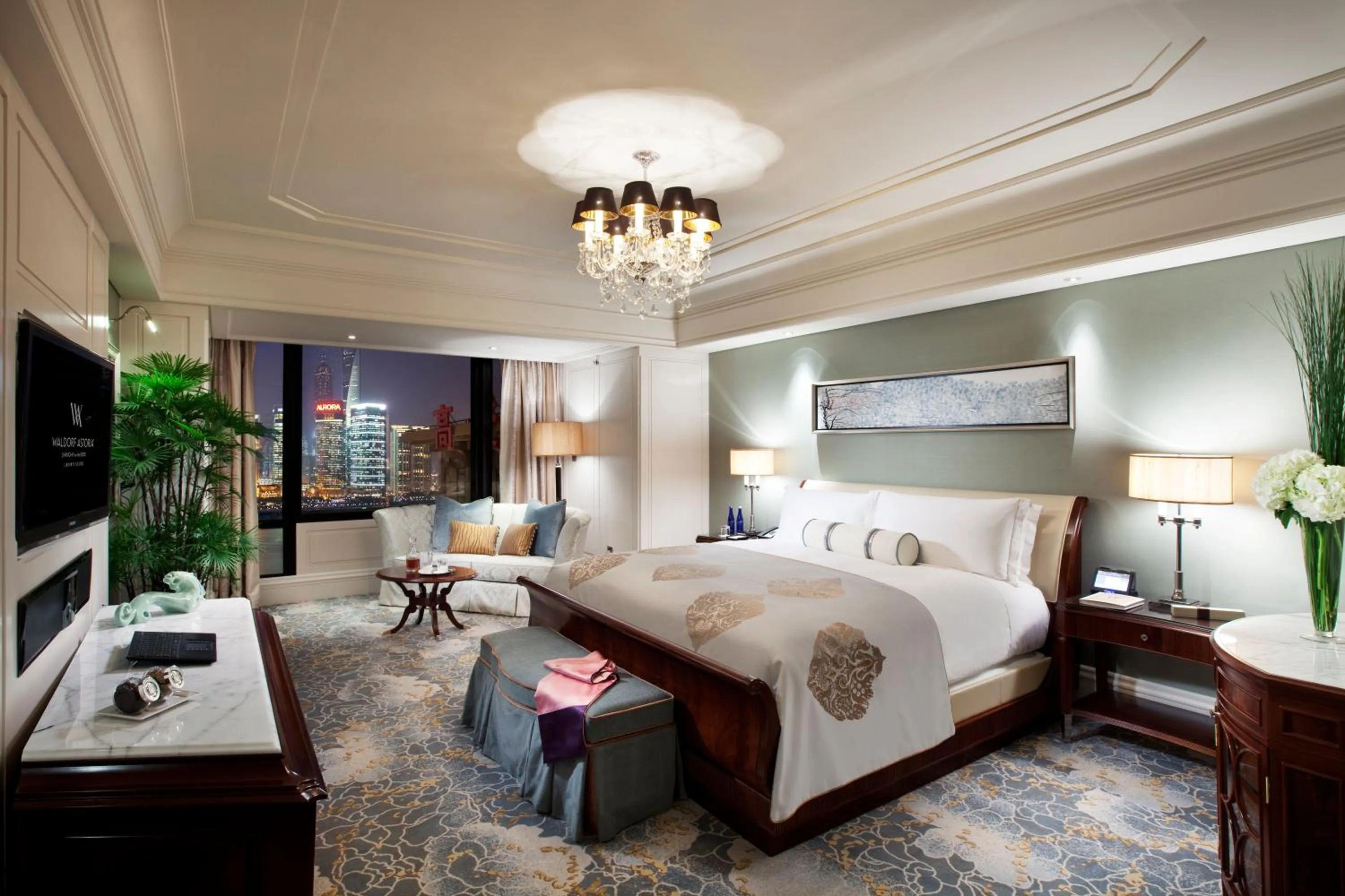 Bedroom, Bed in Waldorf Astoria Shanghai on the Bund