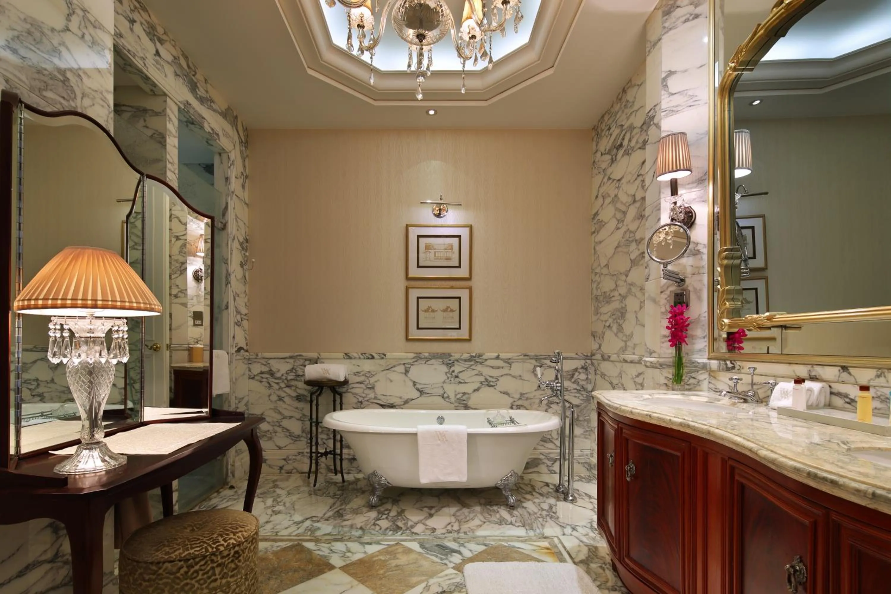 Toilet in Waldorf Astoria Shanghai on the Bund