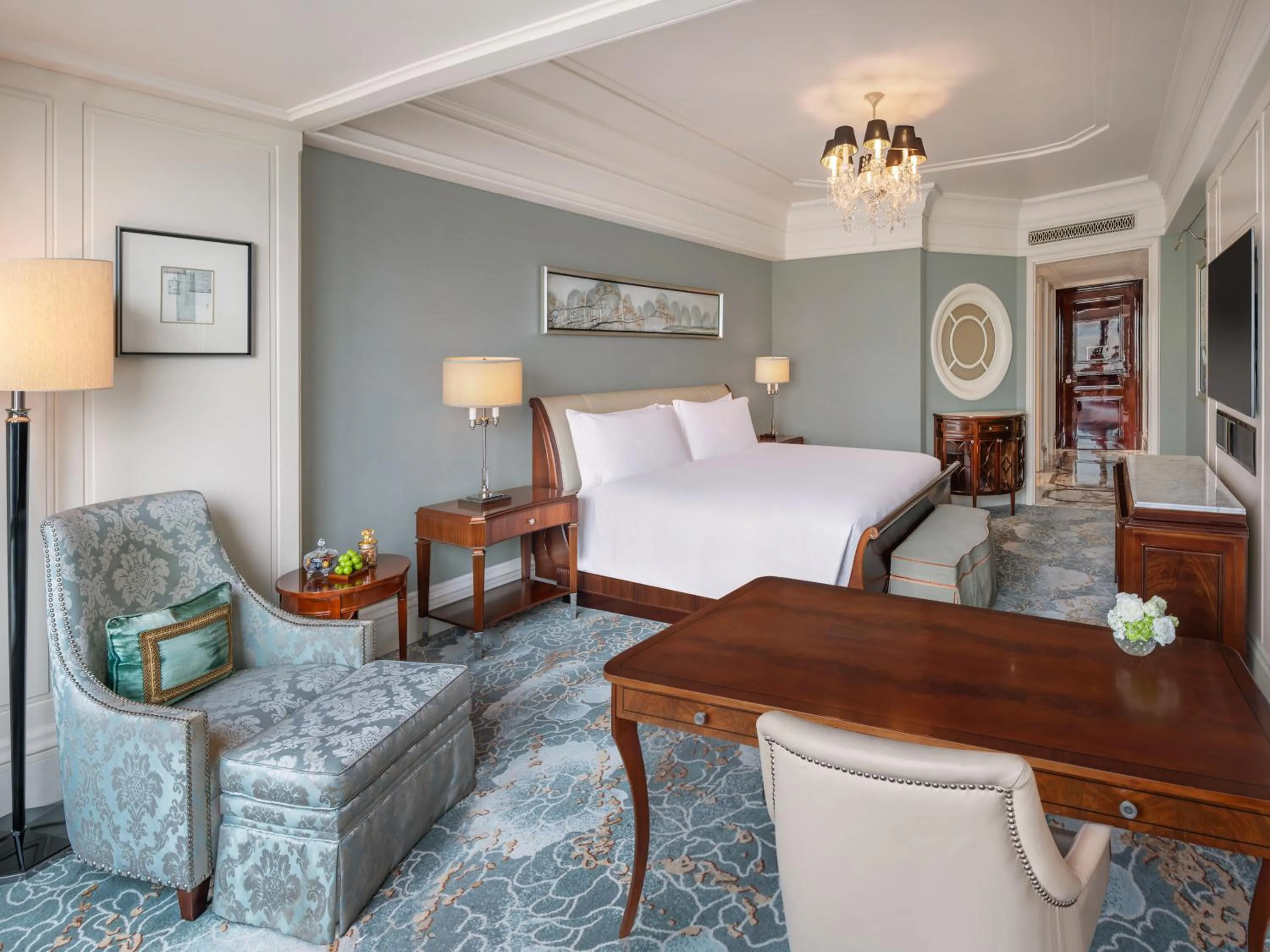 Bedroom, Bed in Waldorf Astoria Shanghai on the Bund