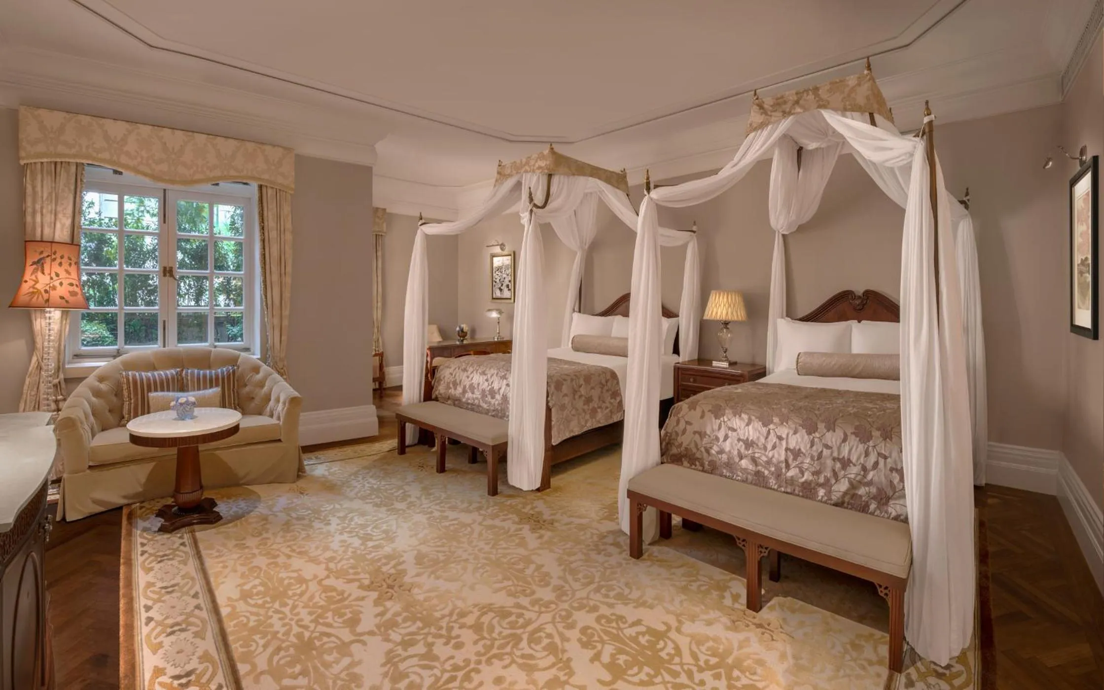 Bedroom, Bed in Waldorf Astoria Shanghai on the Bund