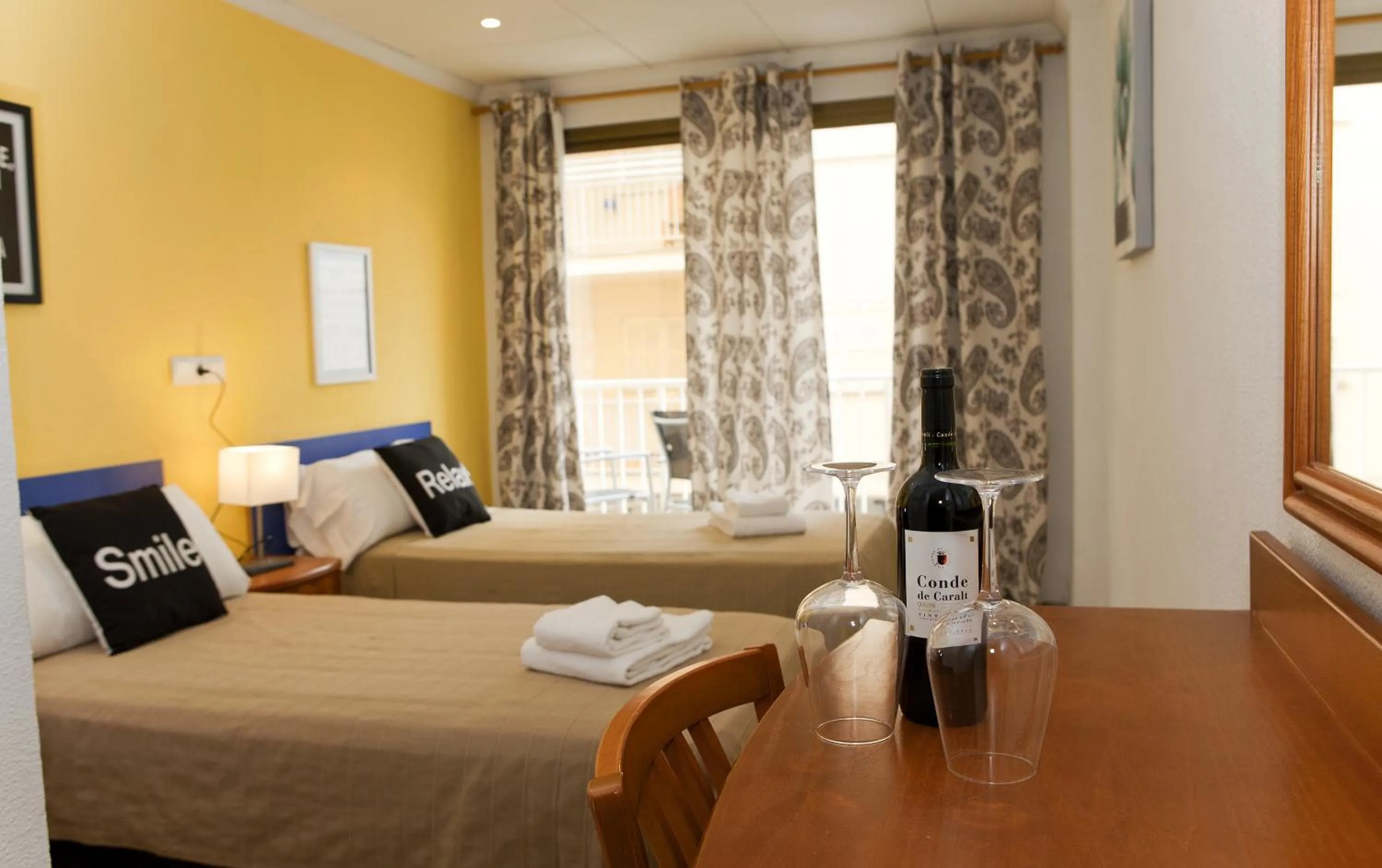 Bedroom, Bed in Casthotels The Hostal Tierramar