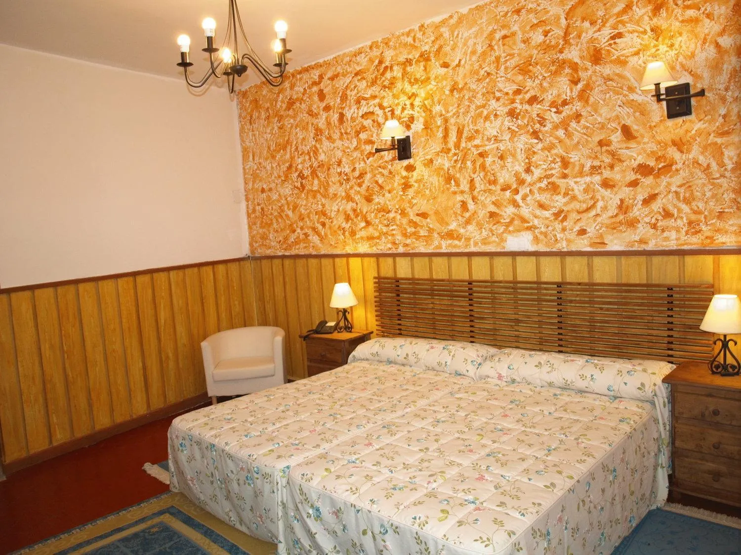 Photo of the whole room, Bed in Gran Posada La Mesnada