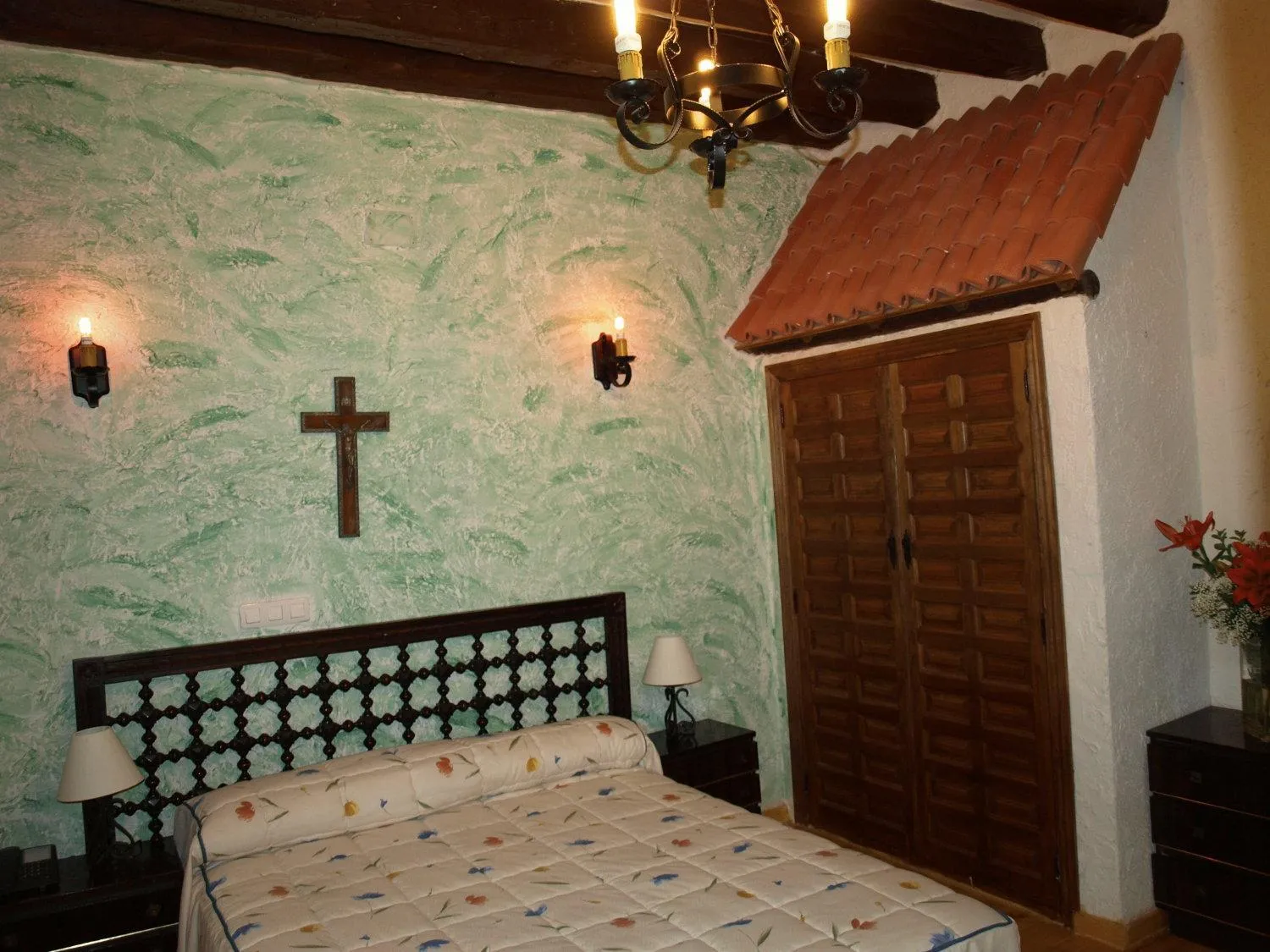 Photo of the whole room, Bed in Gran Posada La Mesnada