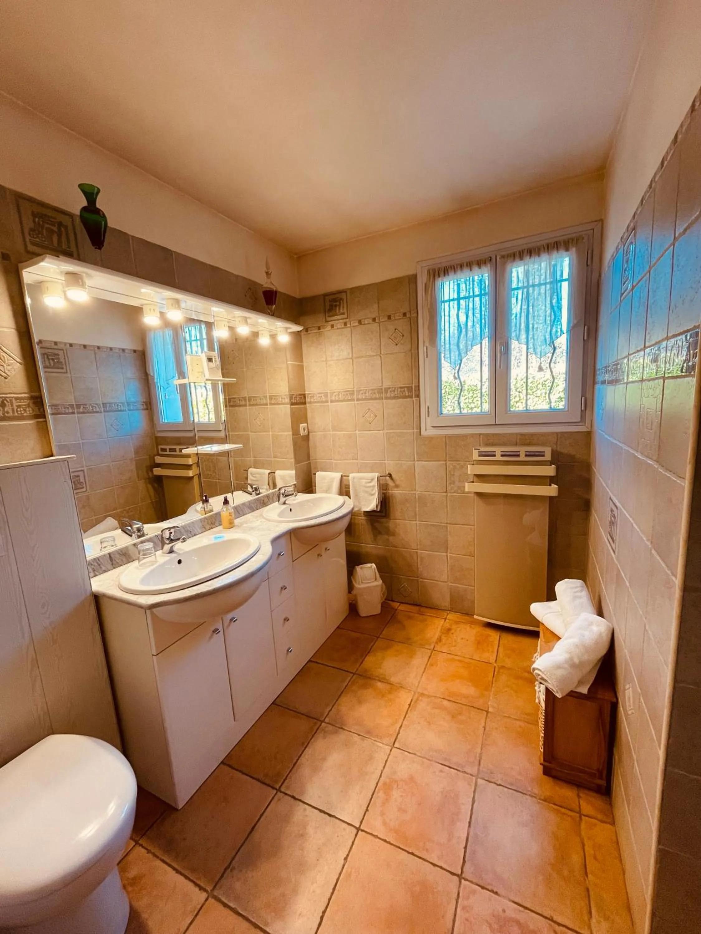 Bathroom in L'étape Provencale