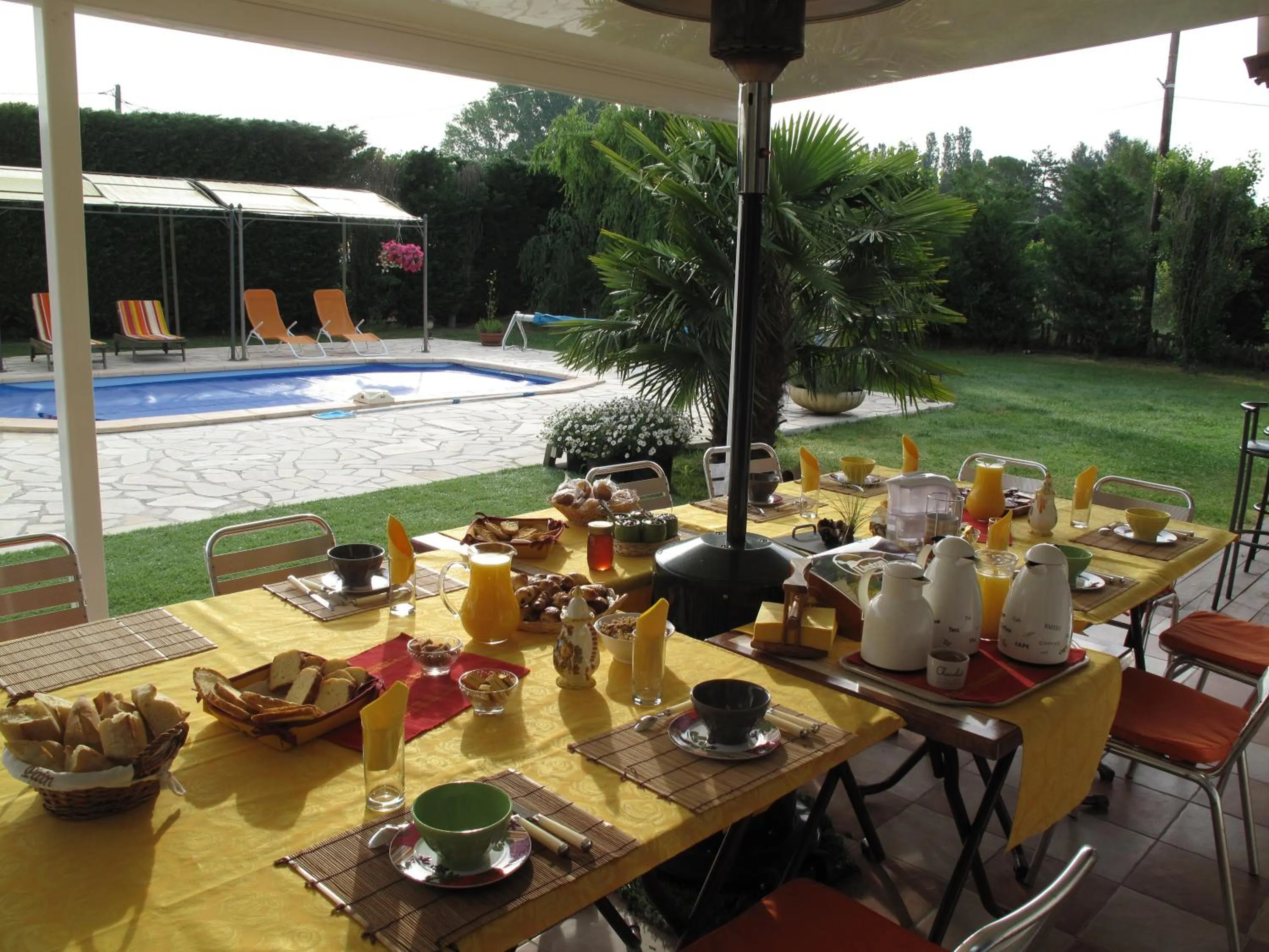 Food in L'étape Provencale