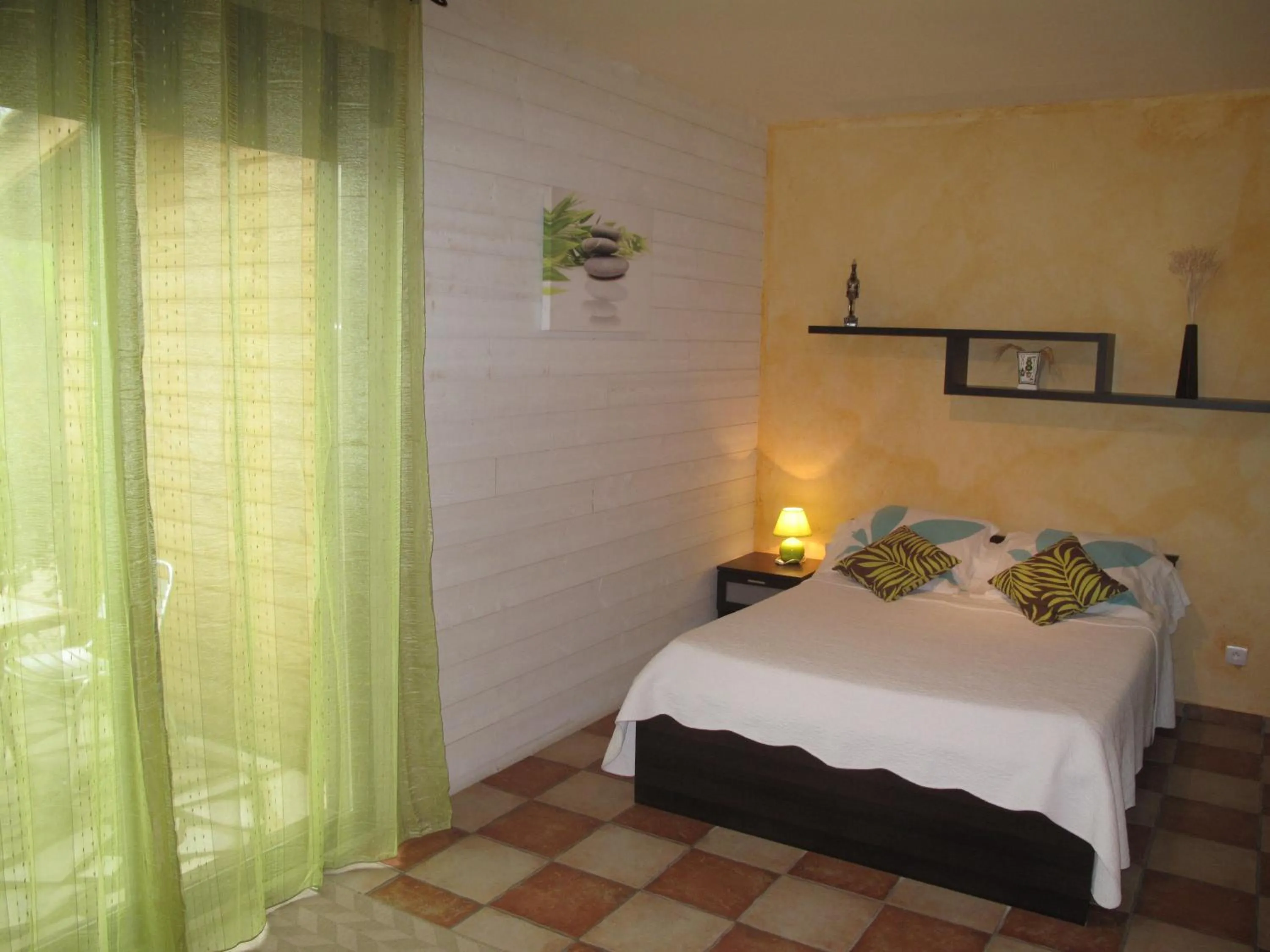 Bed in L'étape Provencale