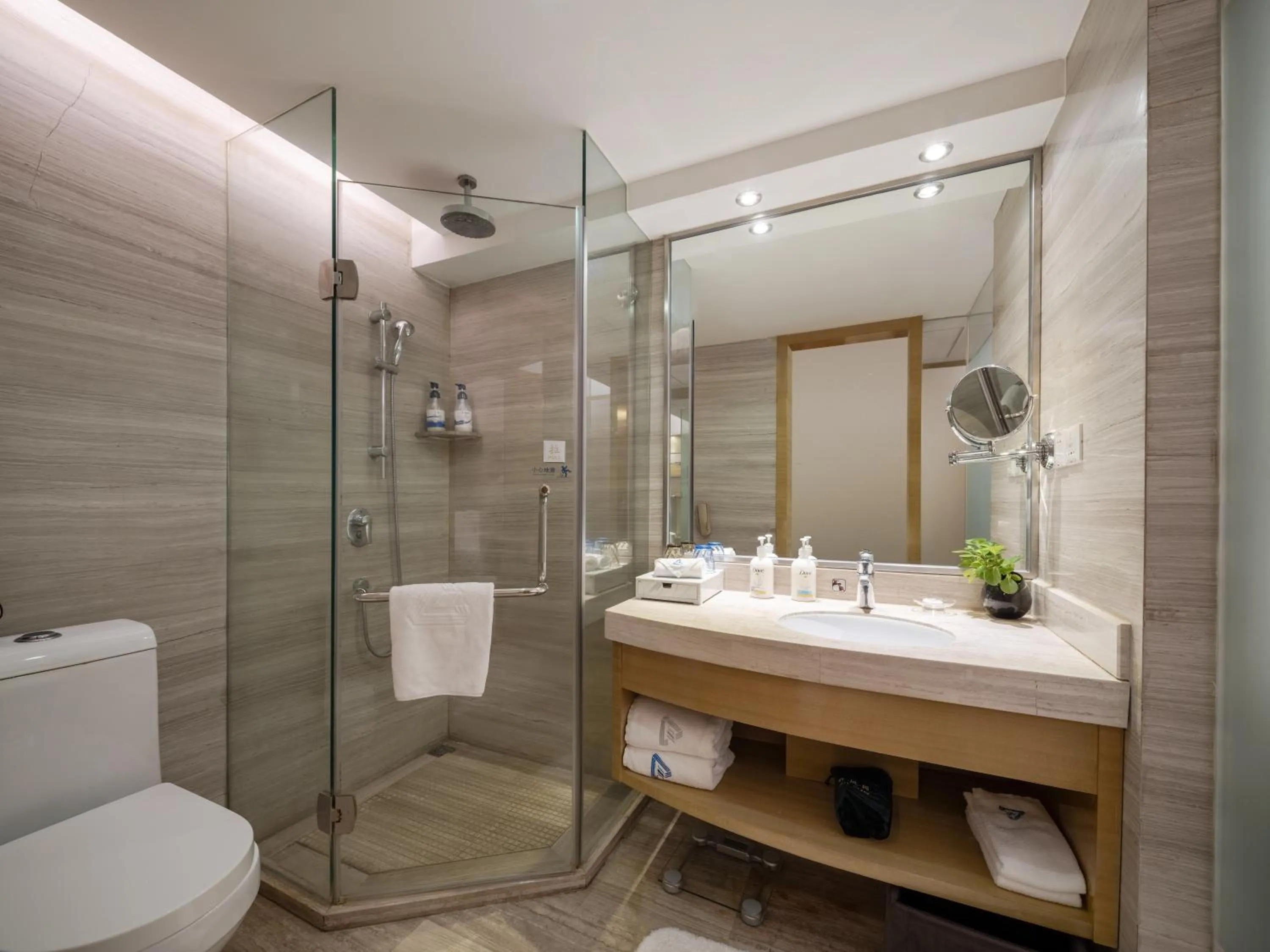 Hot Tub in Grand Skylight Hotel Shenzhen Zhonghang