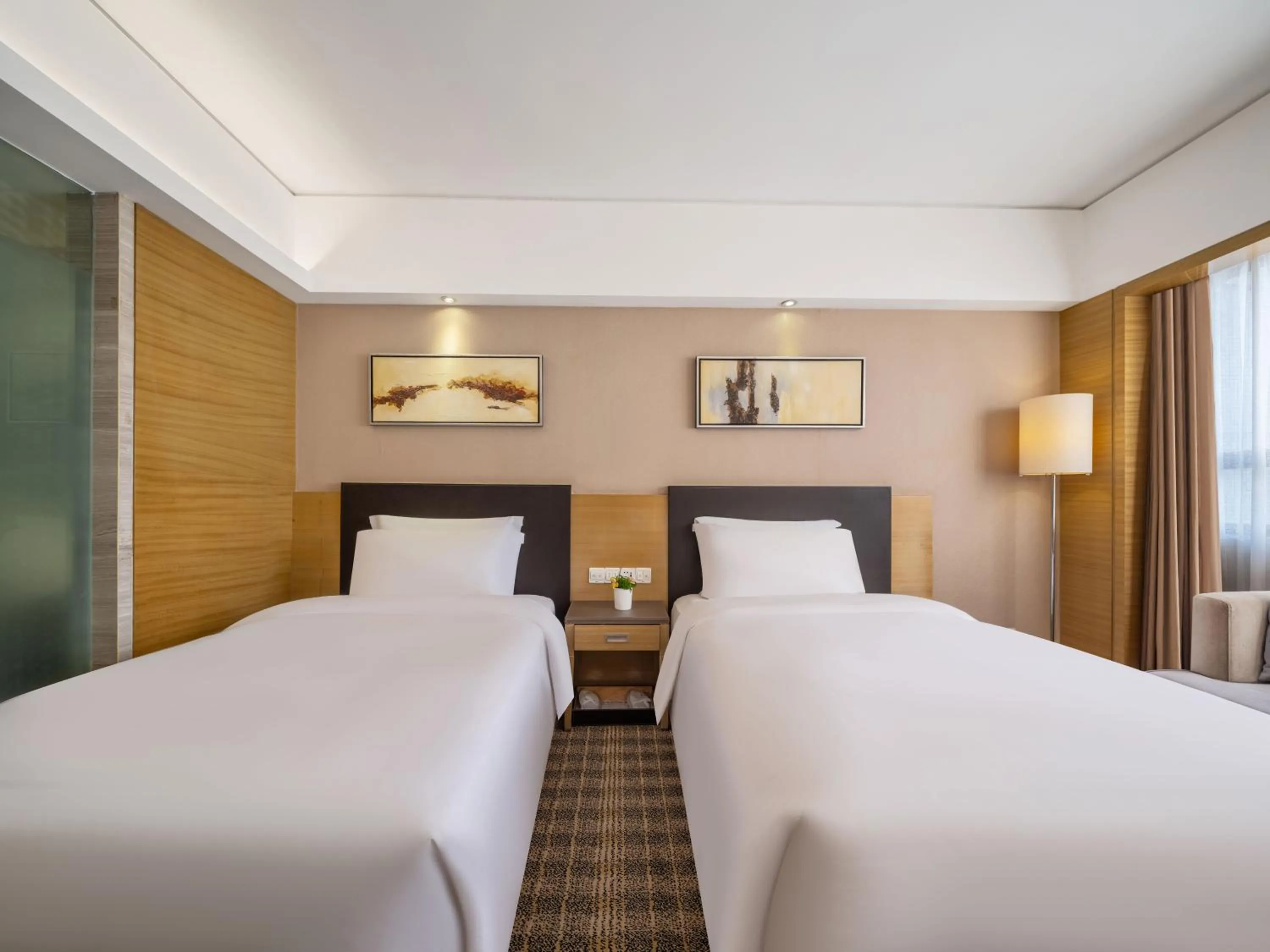 Bed in Grand Skylight Hotel Shenzhen Zhonghang