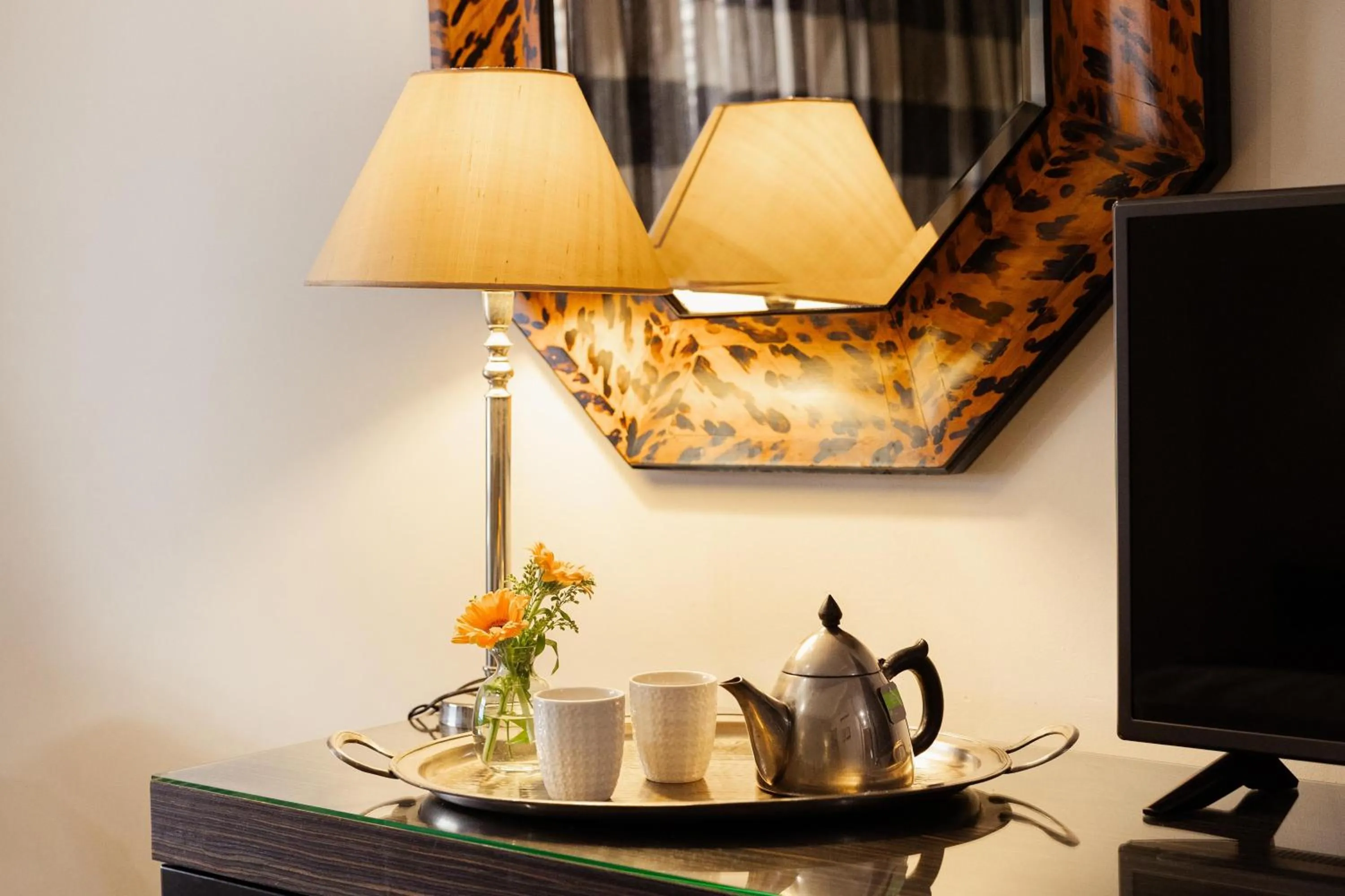 Bedroom in Best Western Plus Embassy Hotel