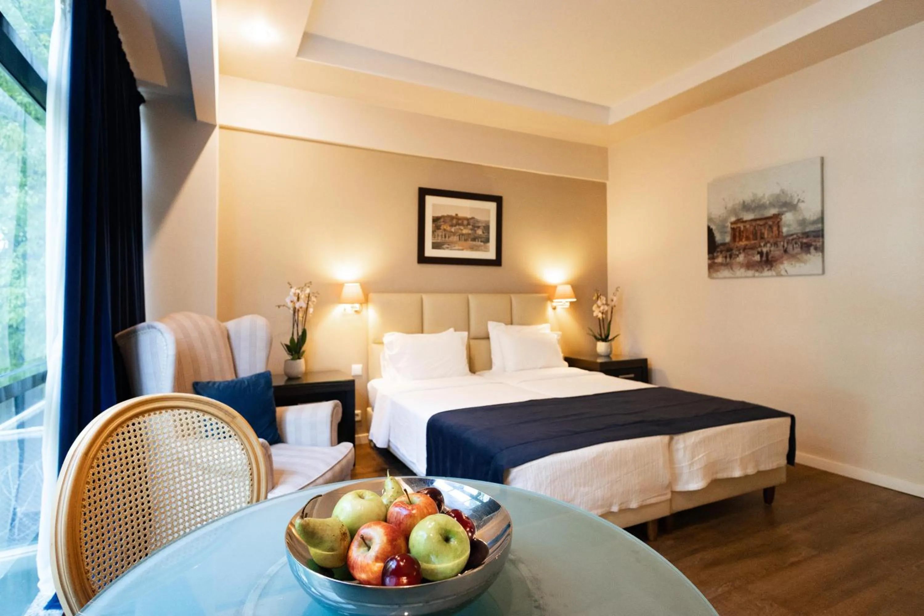 Bedroom, Bed in Best Western Plus Embassy Hotel