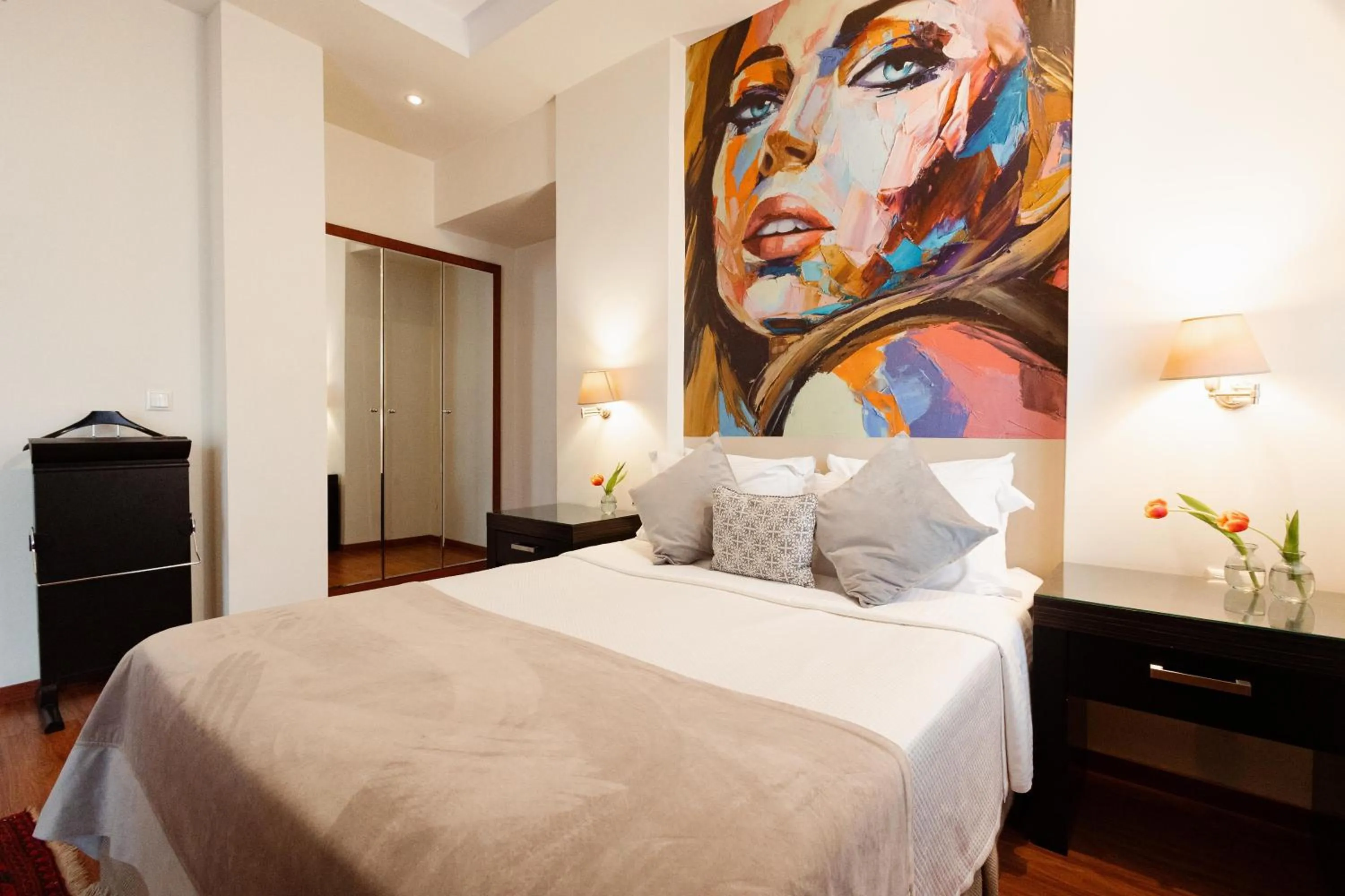 Photo of the whole room, Bed in Best Western Plus Embassy Hotel