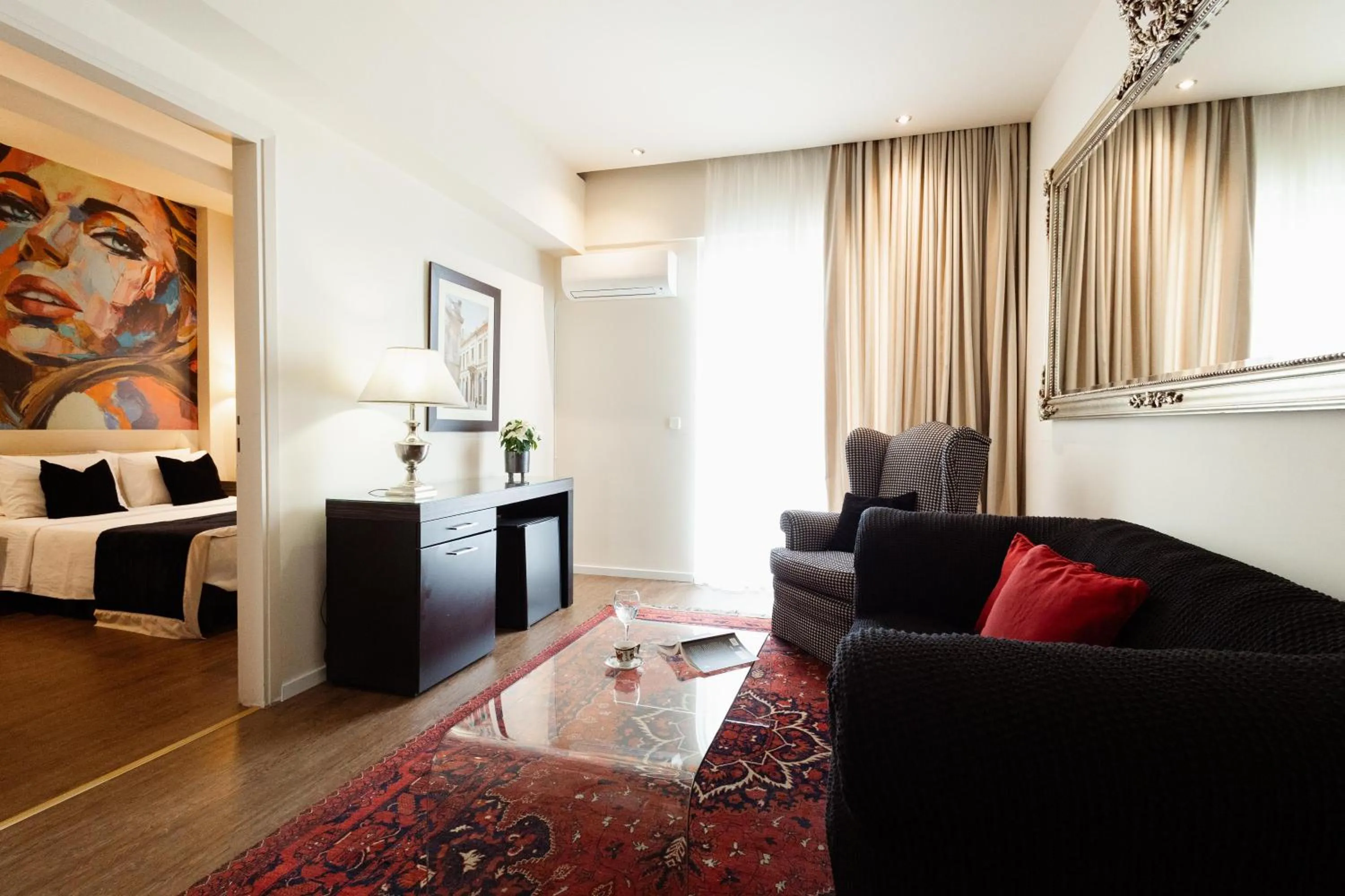 Photo of the whole room in Best Western Plus Embassy Hotel