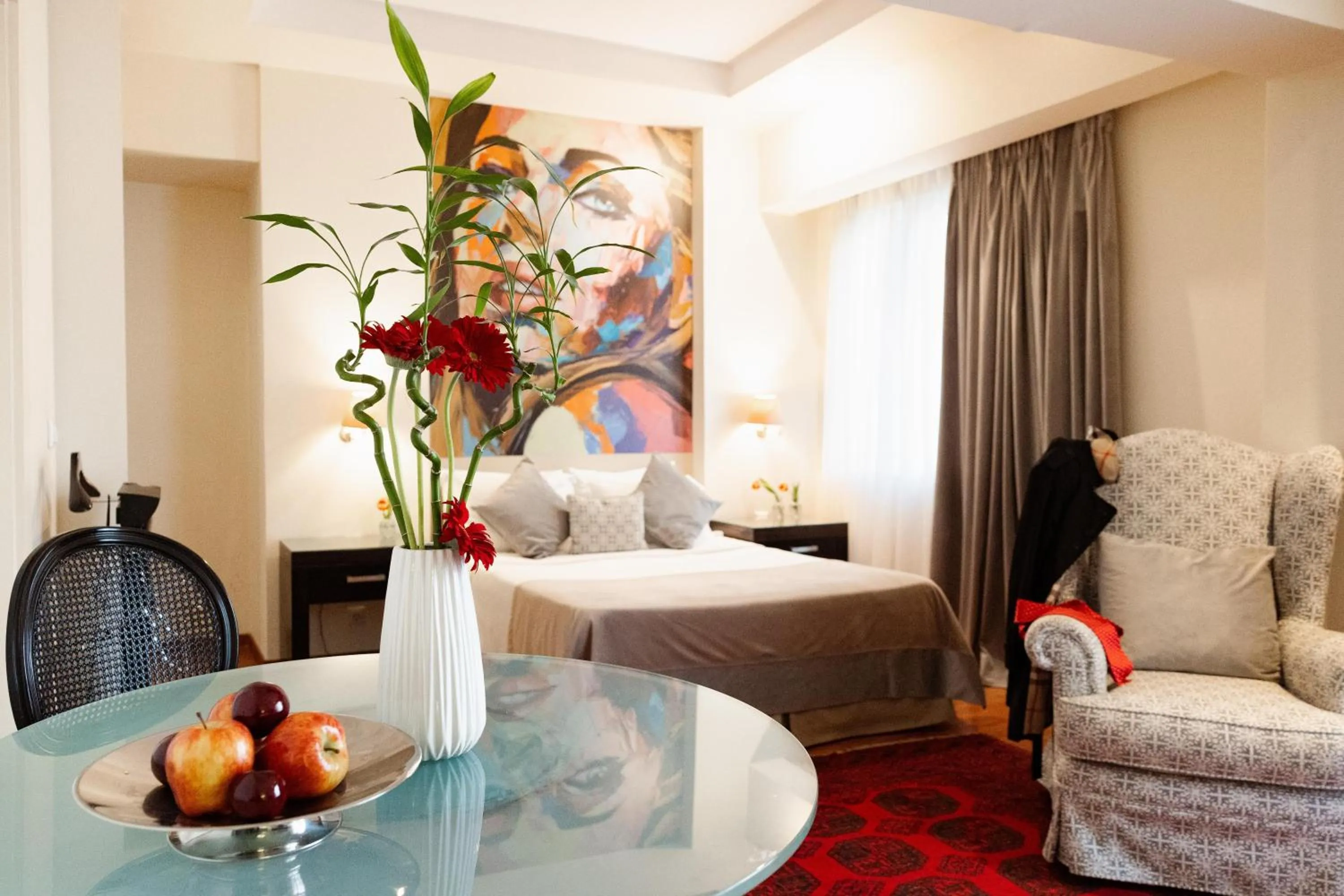 Photo of the whole room, Bed in Best Western Plus Embassy Hotel