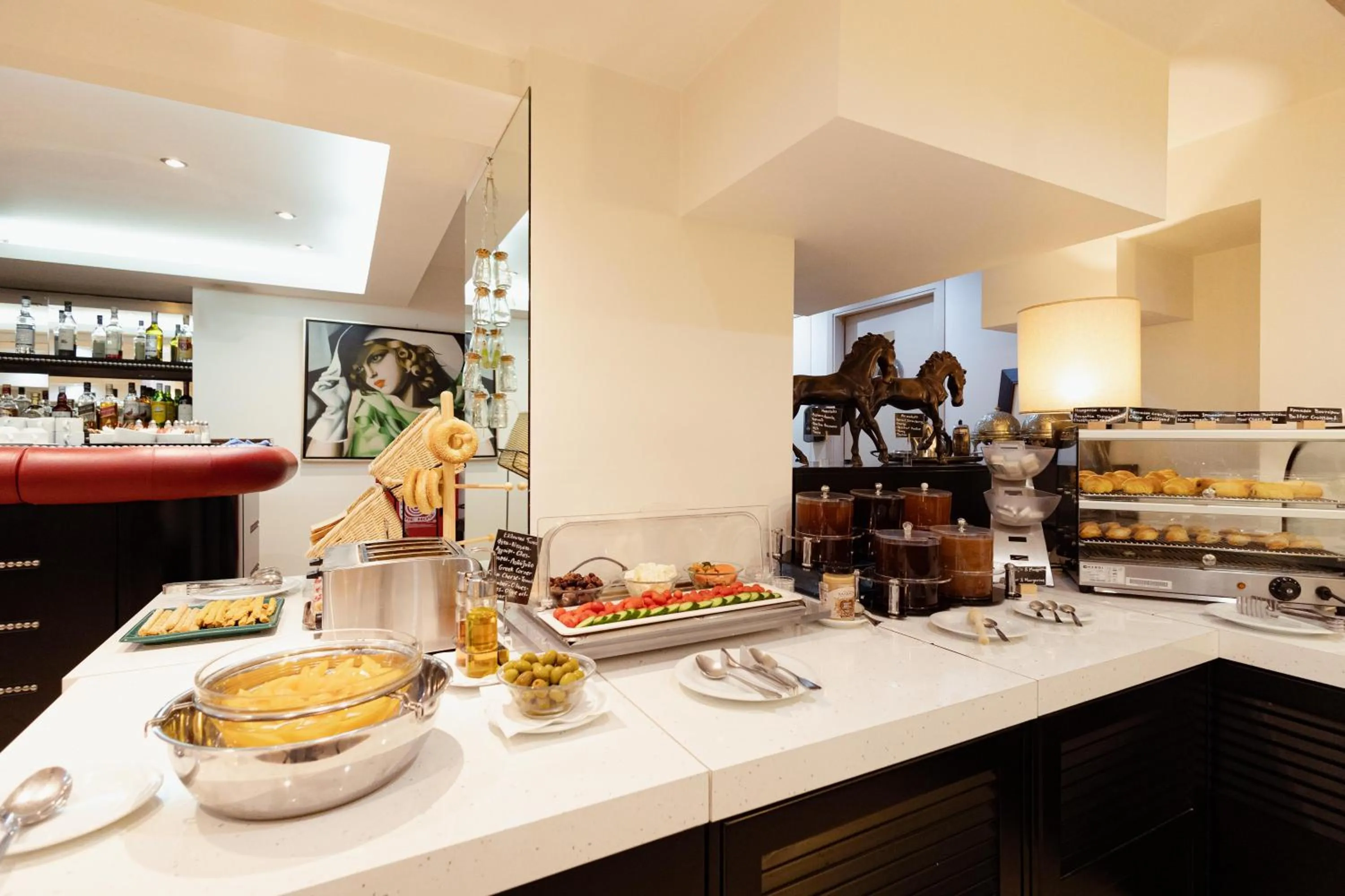 Breakfast in Best Western Plus Embassy Hotel