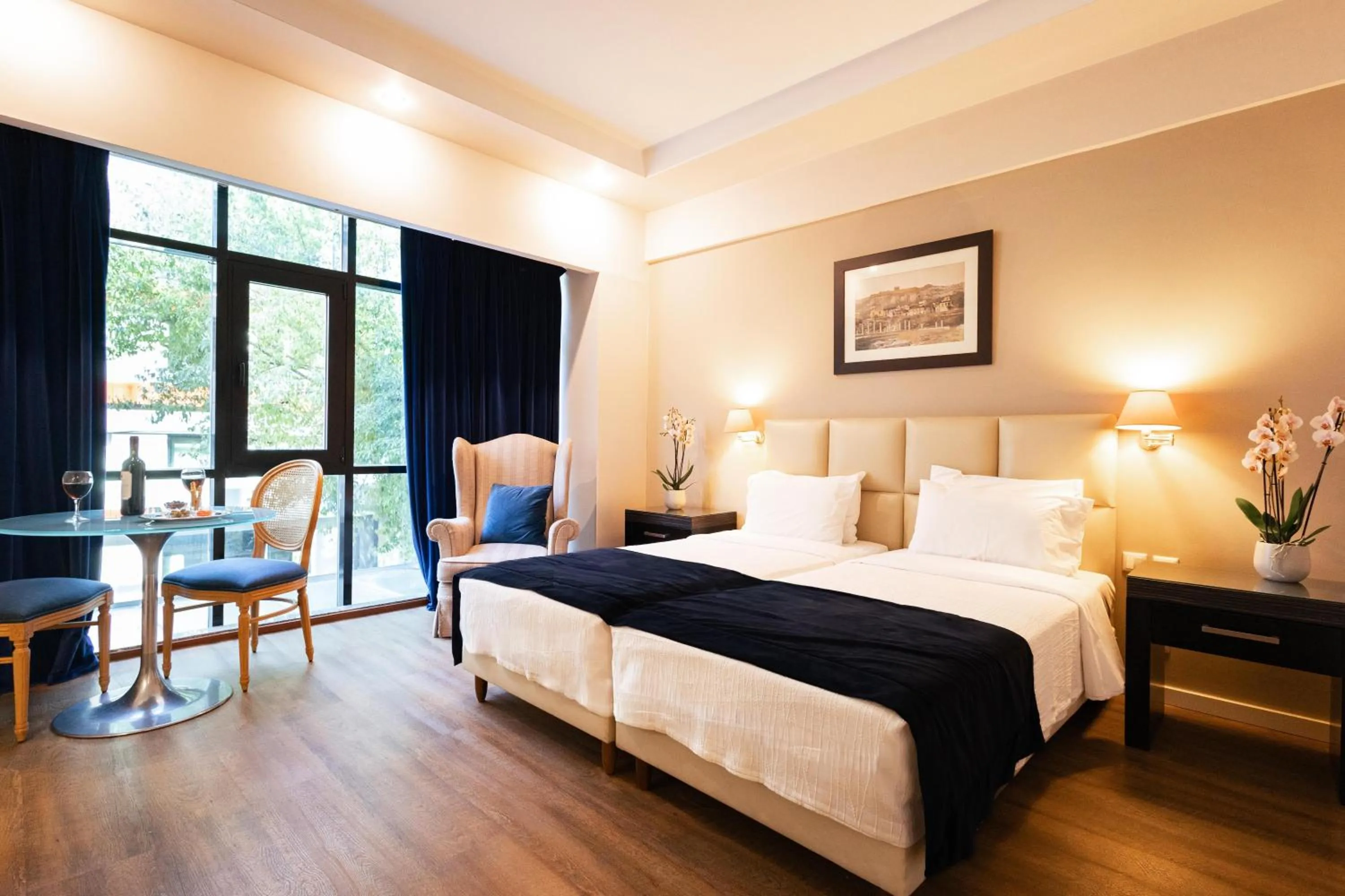 Bedroom, Bed in Best Western Plus Embassy Hotel