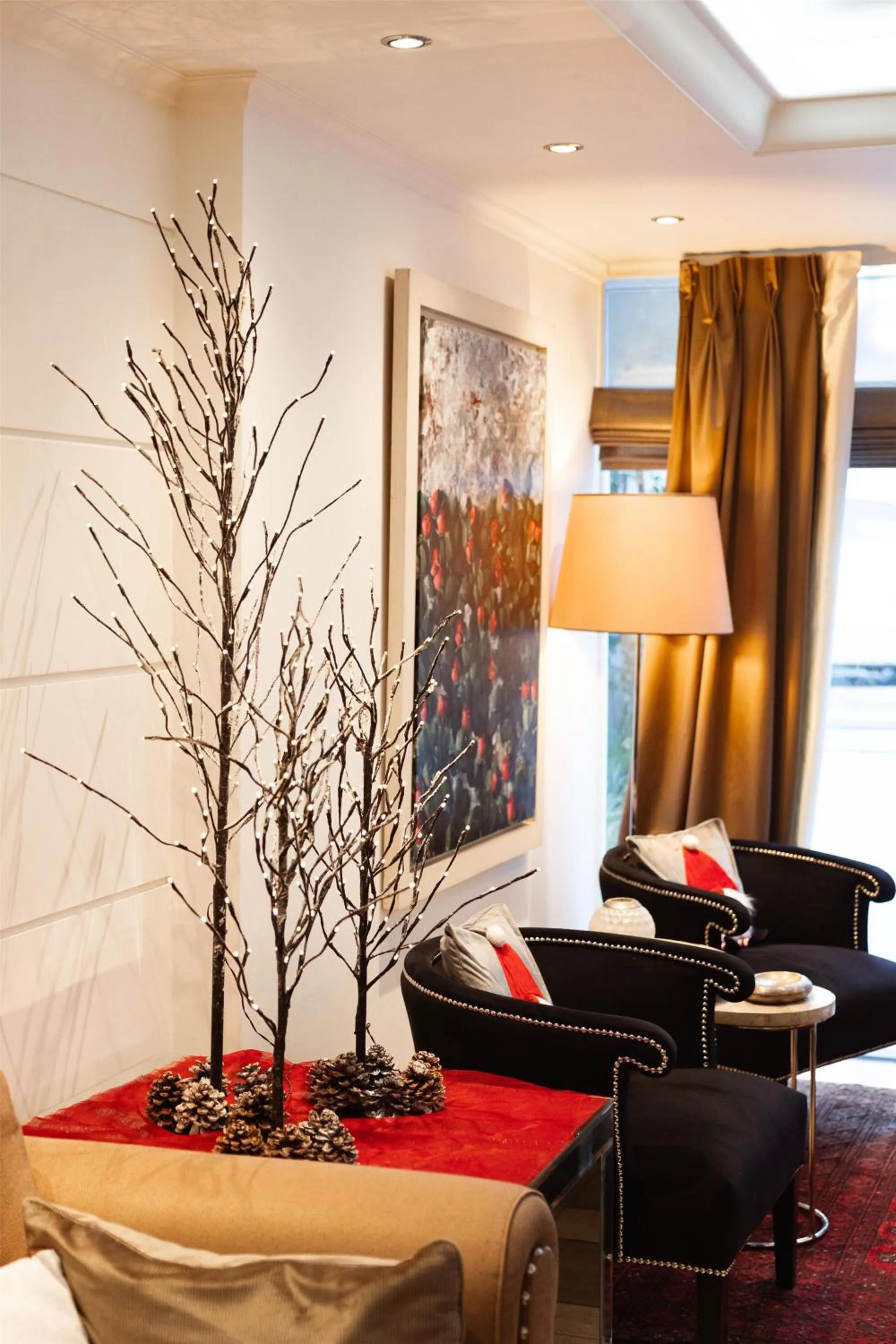 Lobby or reception in Best Western Plus Embassy Hotel