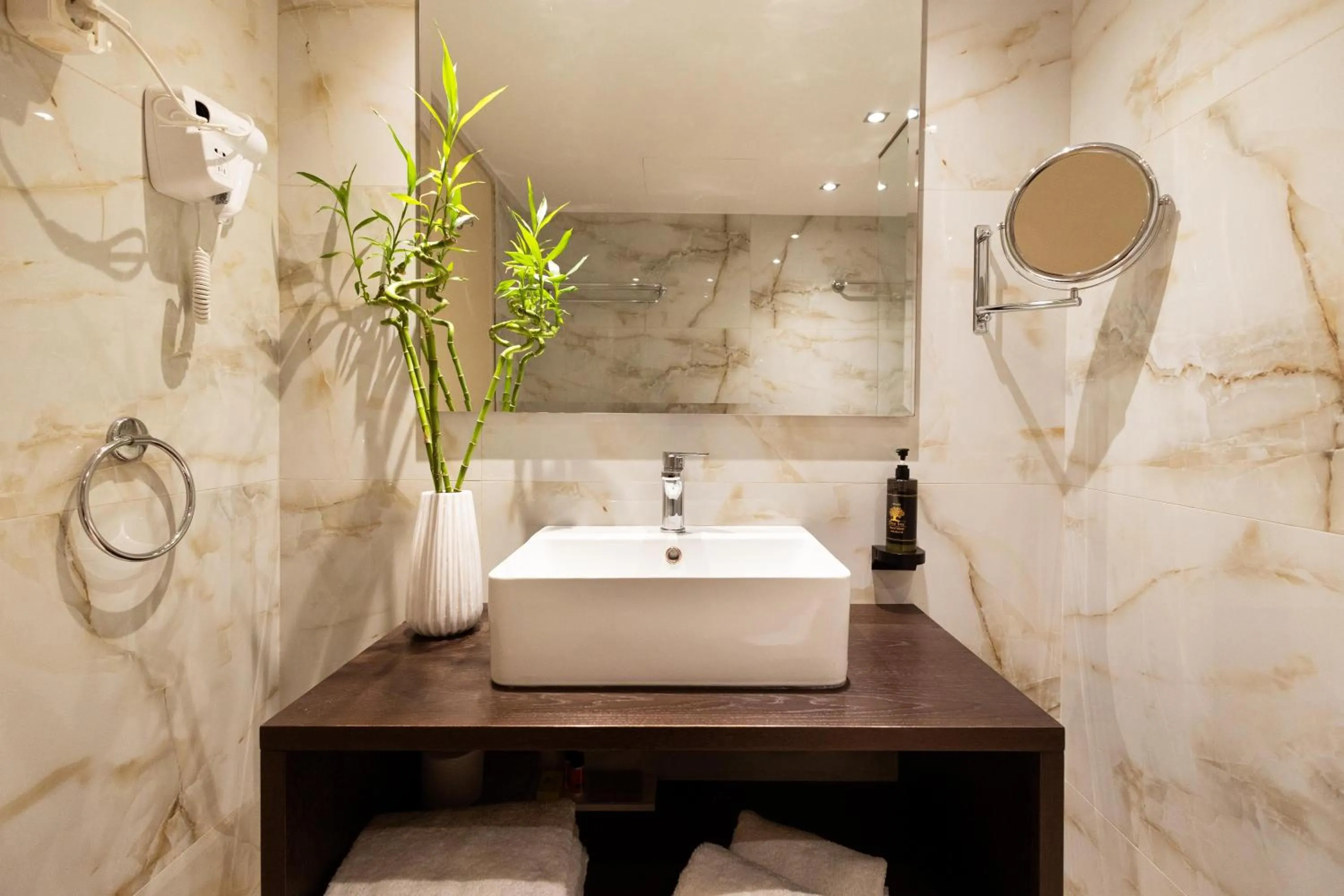 Bathroom in Best Western Plus Embassy Hotel