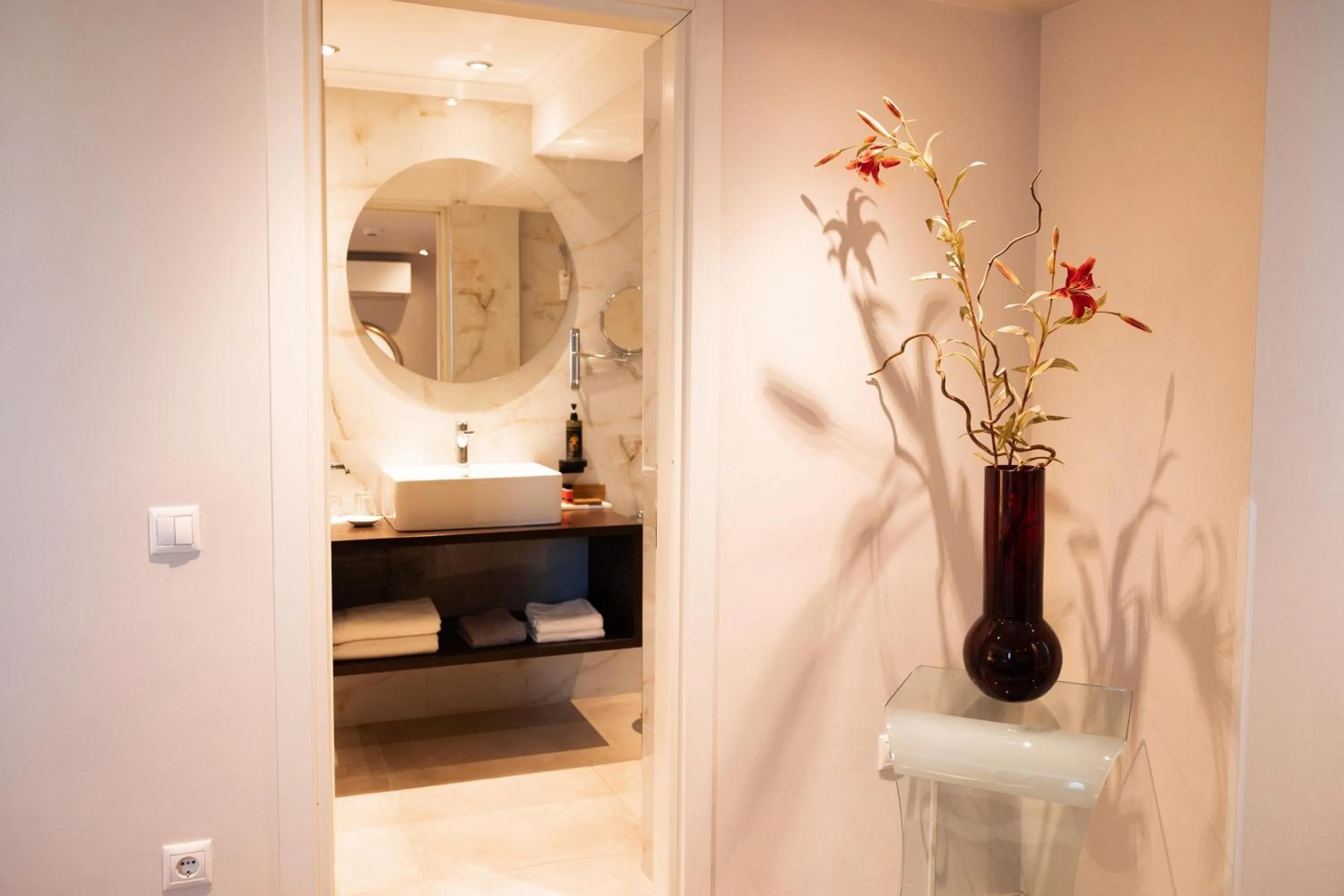 Bathroom in Best Western Plus Embassy Hotel