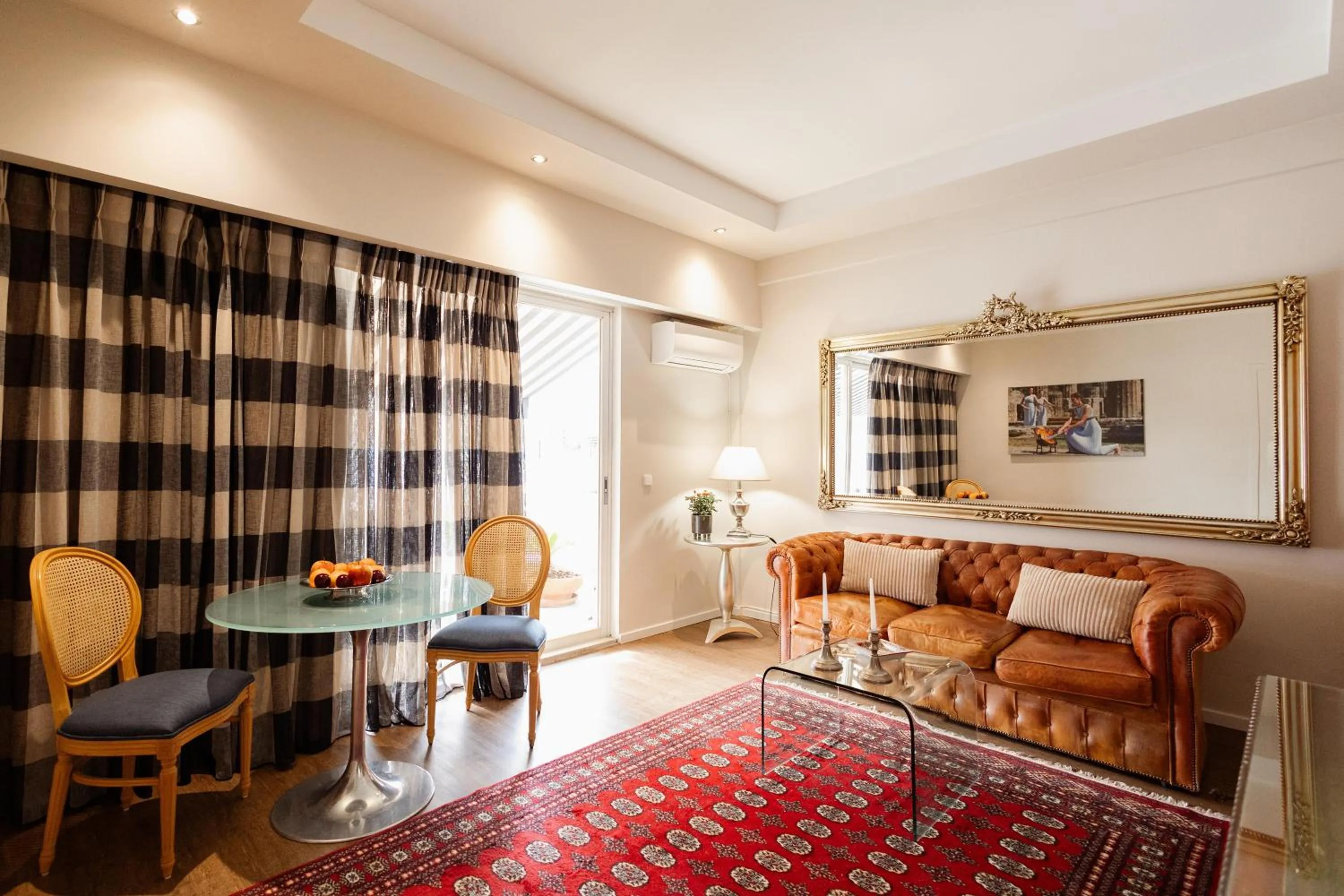 Photo of the whole room in Best Western Plus Embassy Hotel