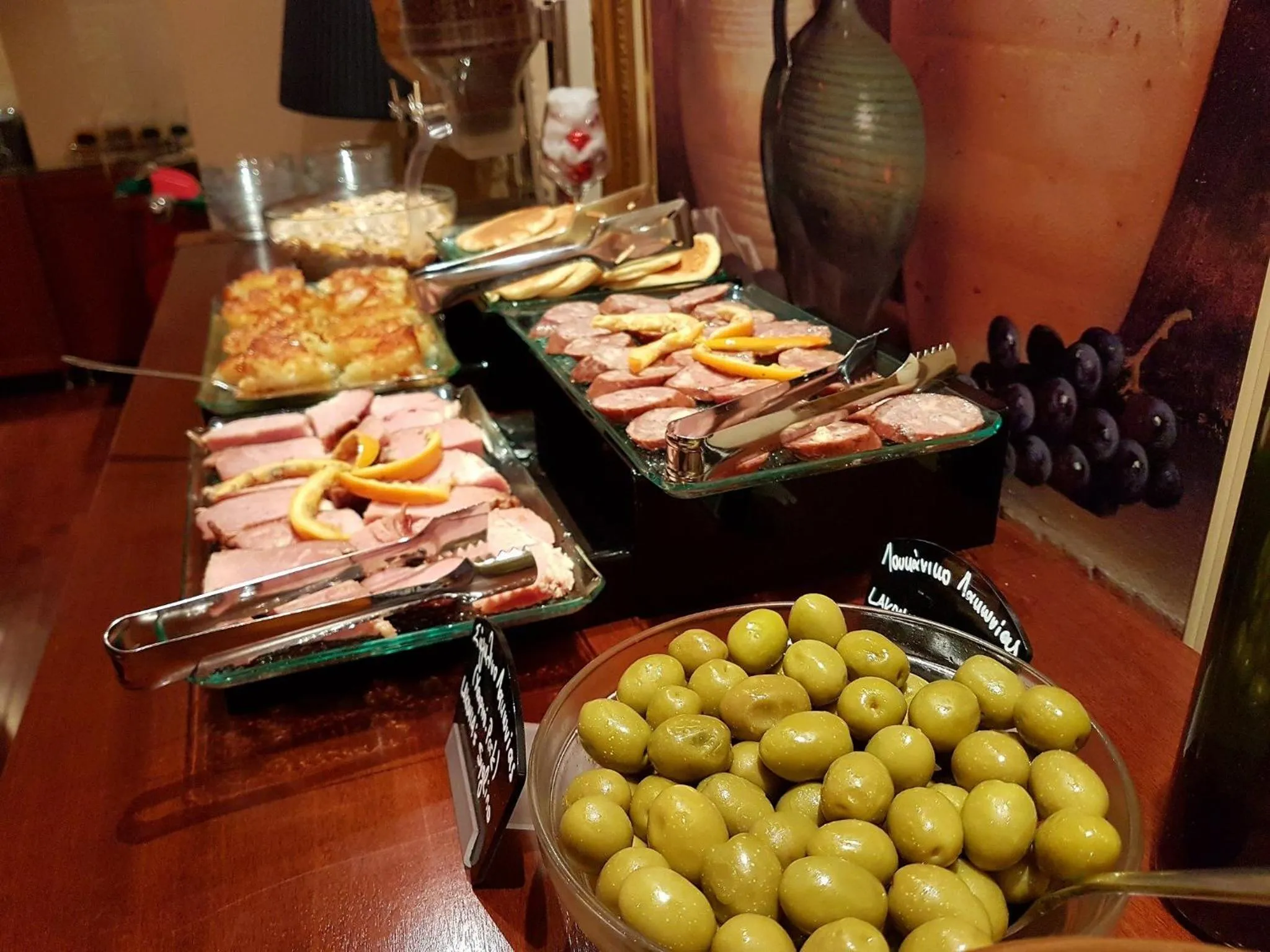 Food and drinks in Lakonia Hotel